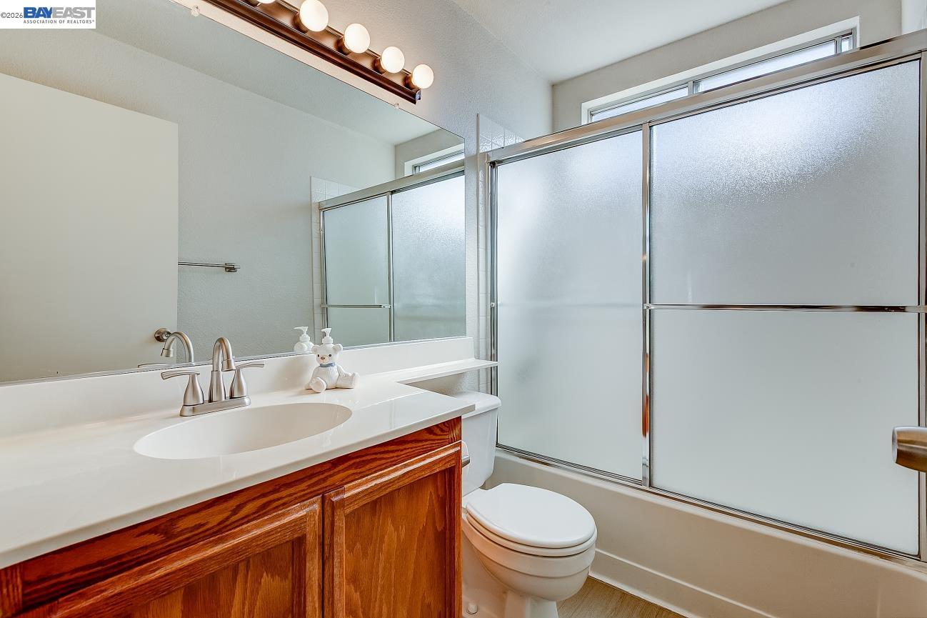 Detail Gallery Image 33 of 49 For 8524 Oak Harbour Ct, Fair Oaks,  CA 95628 - 5 Beds | 4 Baths