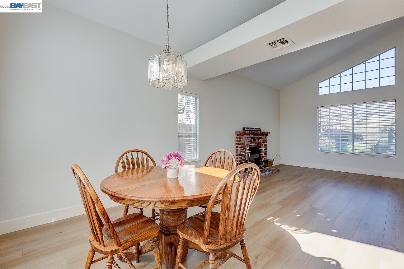 Detail Gallery Image 9 of 49 For 8524 Oak Harbour Ct, Fair Oaks,  CA 95628 - 5 Beds | 4 Baths