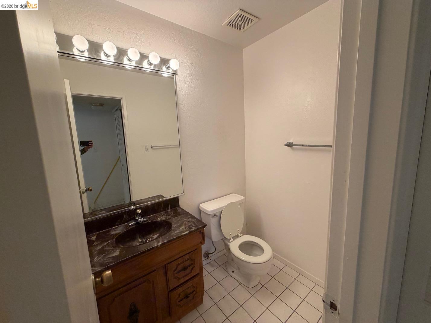 Detail Gallery Image 13 of 27 For 1175 Kenwal Rd #B,  Concord,  CA 94521 - 2 Beds | 1/1 Baths