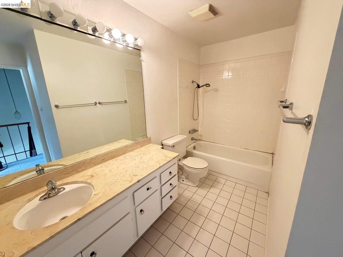 Detail Gallery Image 17 of 27 For 1175 Kenwal Rd #B,  Concord,  CA 94521 - 2 Beds | 1/1 Baths