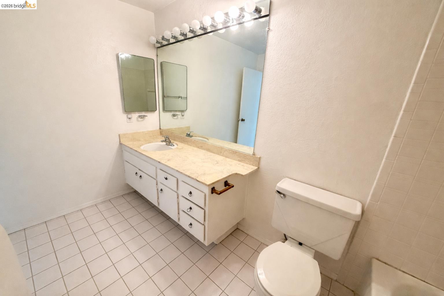 Detail Gallery Image 18 of 27 For 1175 Kenwal Rd #B,  Concord,  CA 94521 - 2 Beds | 1/1 Baths