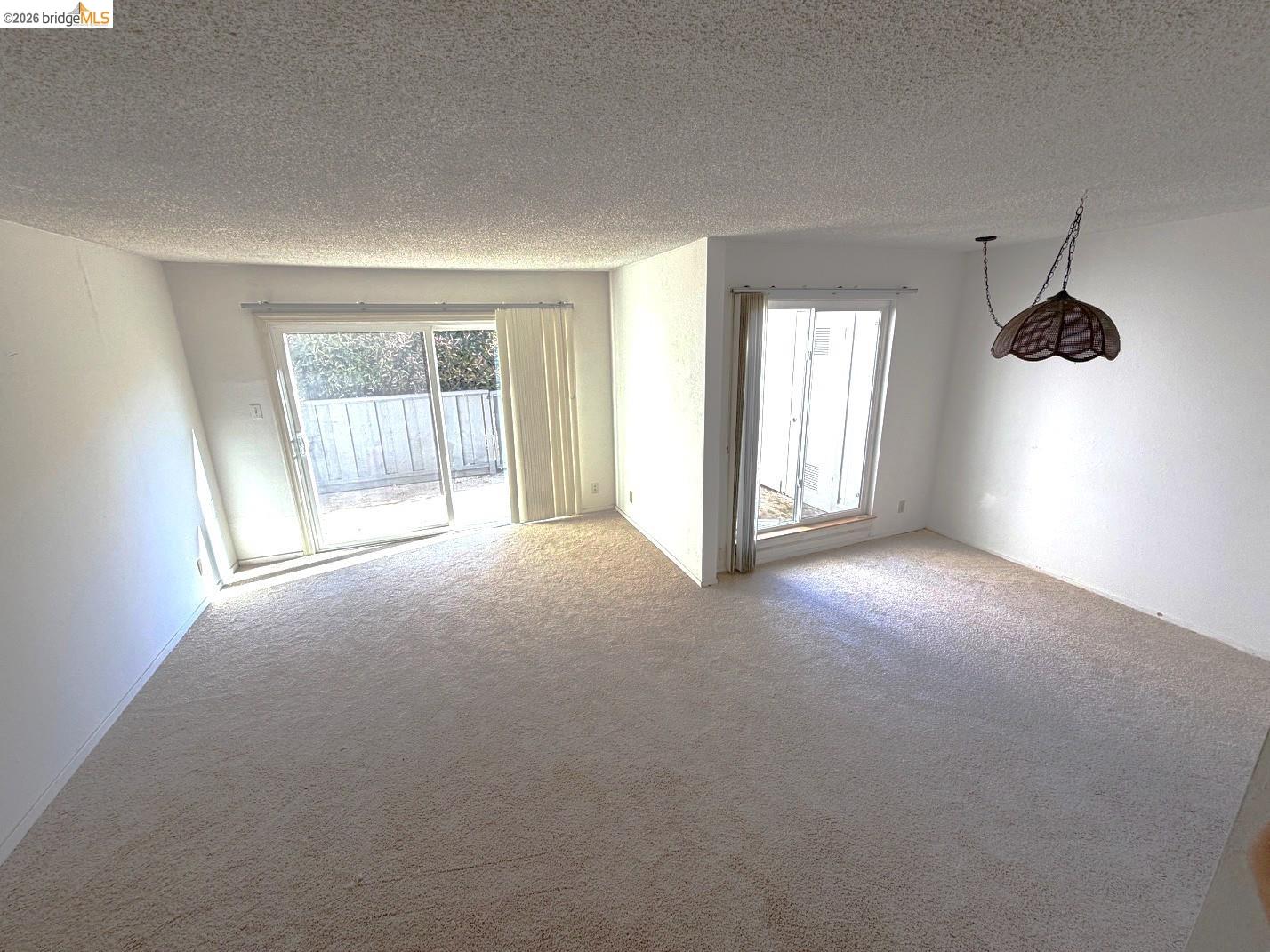 Detail Gallery Image 3 of 27 For 1175 Kenwal Rd #B,  Concord,  CA 94521 - 2 Beds | 1/1 Baths