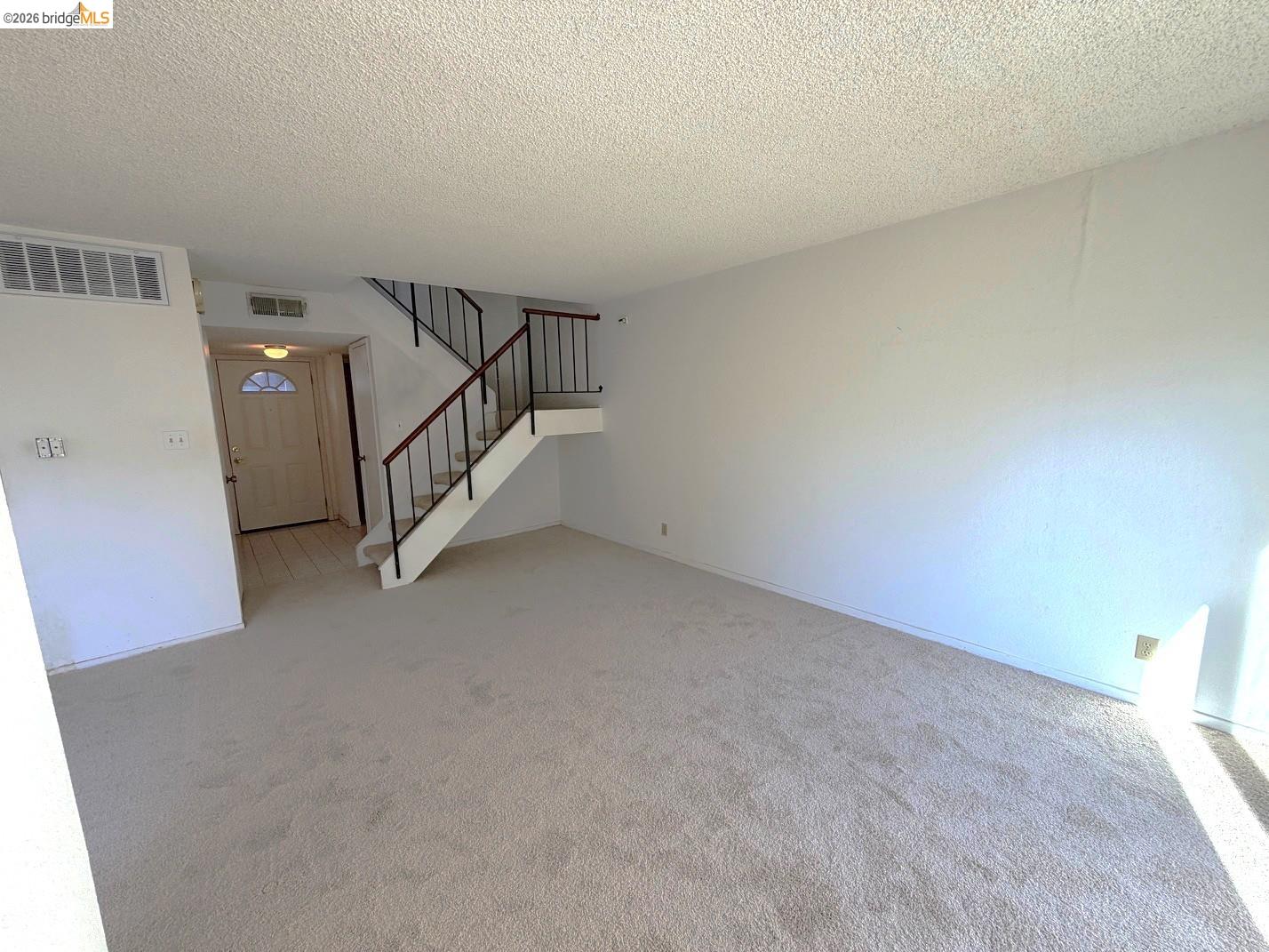 Detail Gallery Image 5 of 27 For 1175 Kenwal Rd #B,  Concord,  CA 94521 - 2 Beds | 1/1 Baths