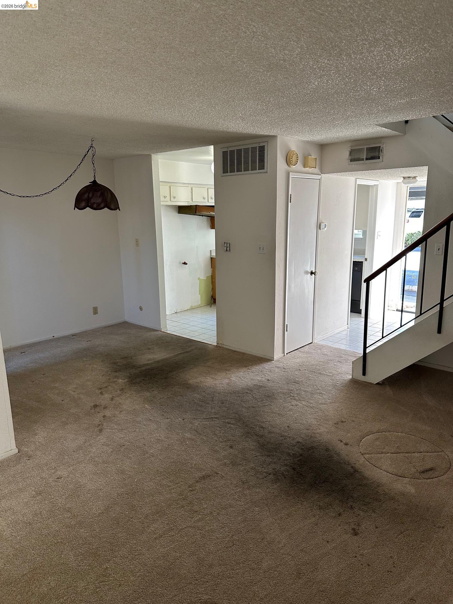 Photo #5: 41127156 Listing: Photo #5