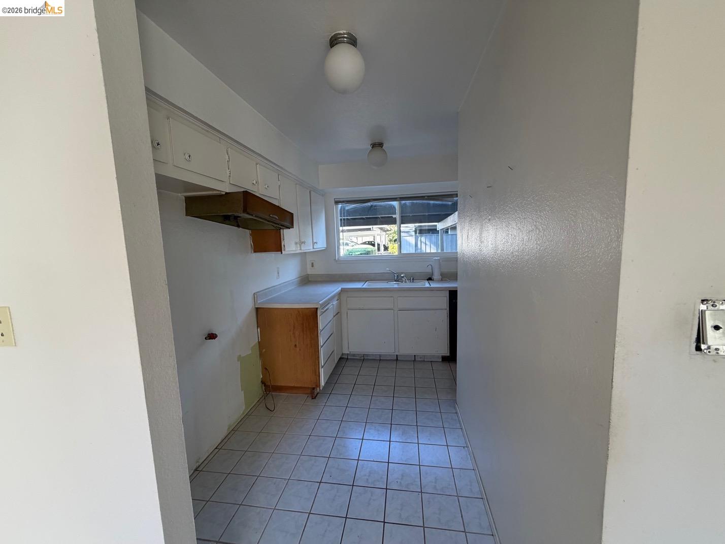 Detail Gallery Image 7 of 27 For 1175 Kenwal Rd #B,  Concord,  CA 94521 - 2 Beds | 1/1 Baths