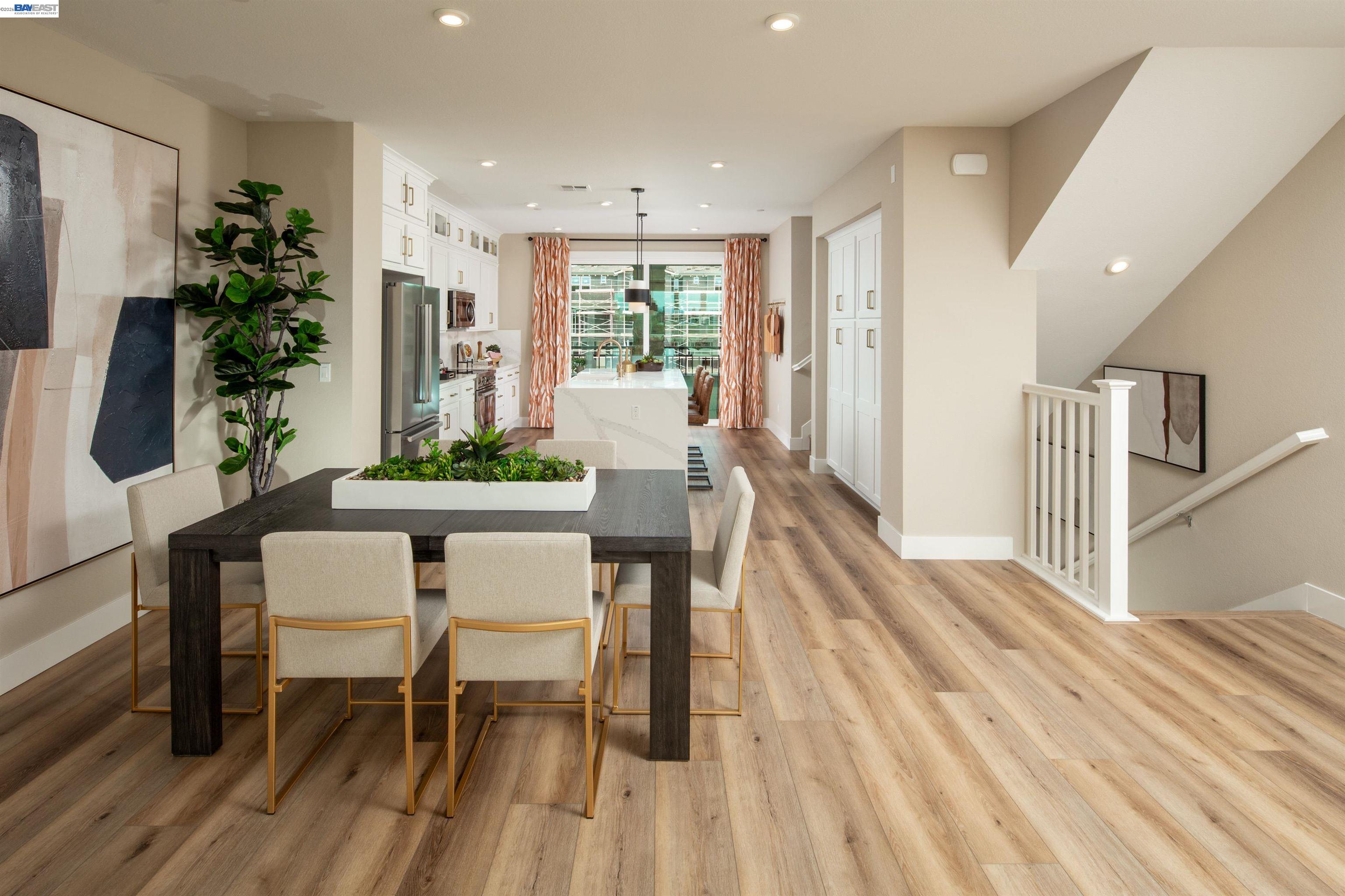 Detail Gallery Image 7 of 13 For 913 More Lane #1304,  Morgan Hill,  CA 95037 - 3 Beds | 3/1 Baths