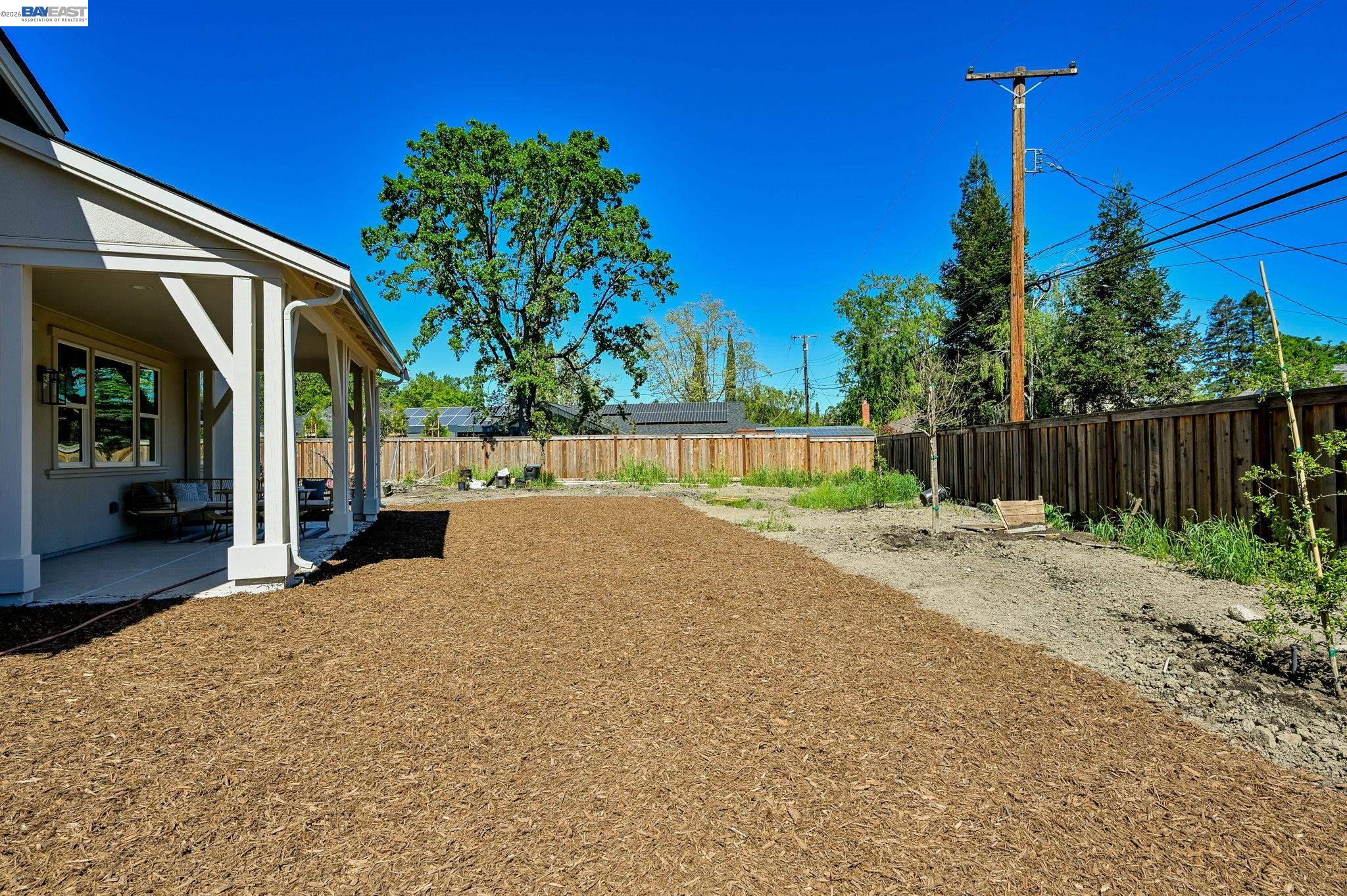 Detail Gallery Image 11 of 21 For 102 Providence Place, Pleasant Hill,  CA 94523 - 5 Beds | 3/1 Baths