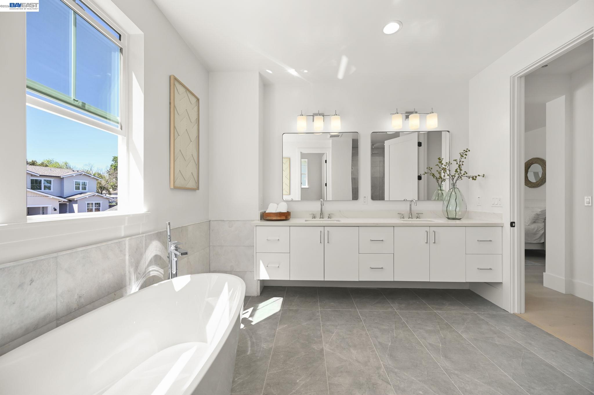 Detail Gallery Image 15 of 21 For 102 Providence Place, Pleasant Hill,  CA 94523 - 5 Beds | 3/1 Baths