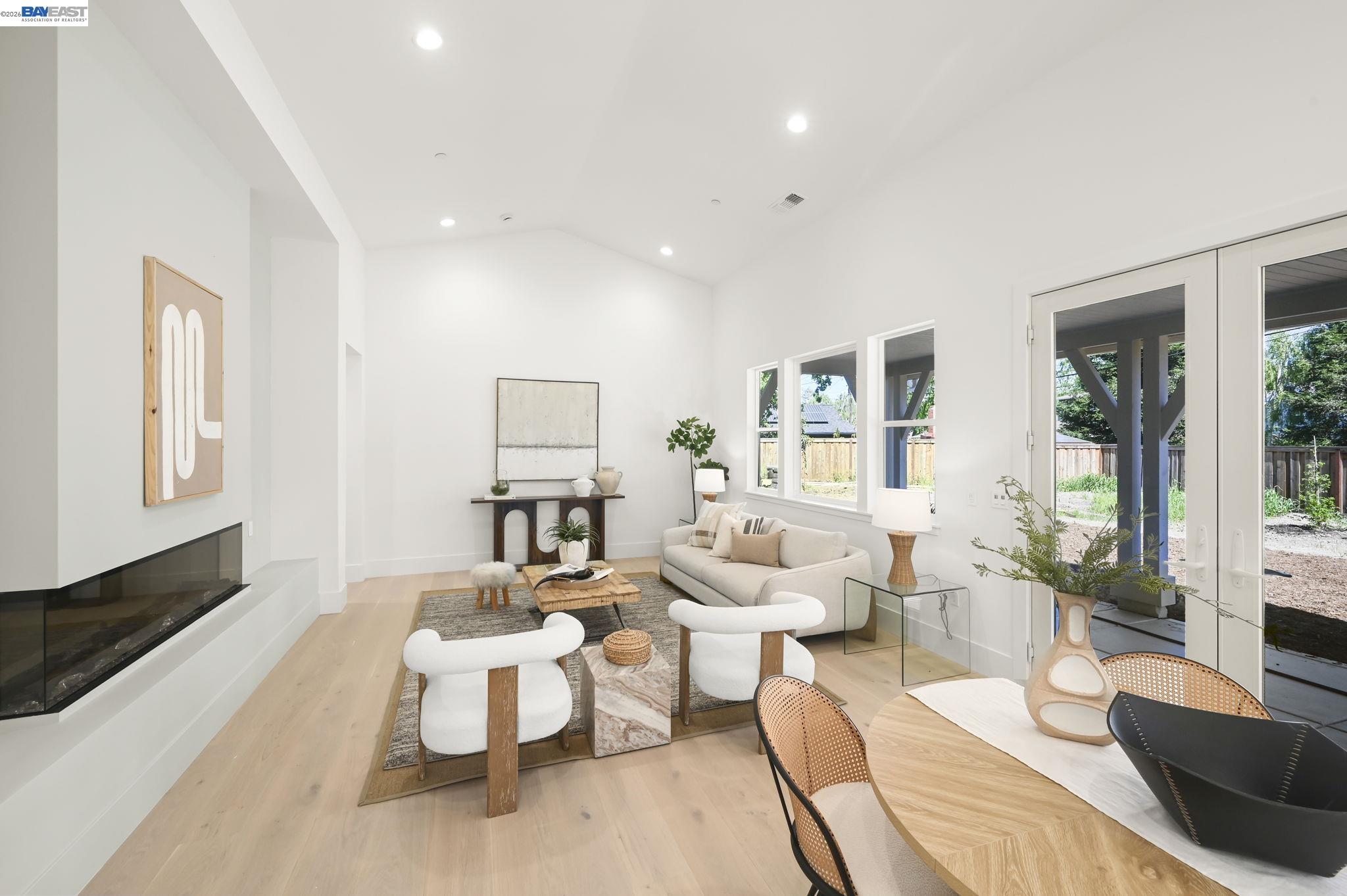 Detail Gallery Image 6 of 21 For 102 Providence Place, Pleasant Hill,  CA 94523 - 5 Beds | 3/1 Baths