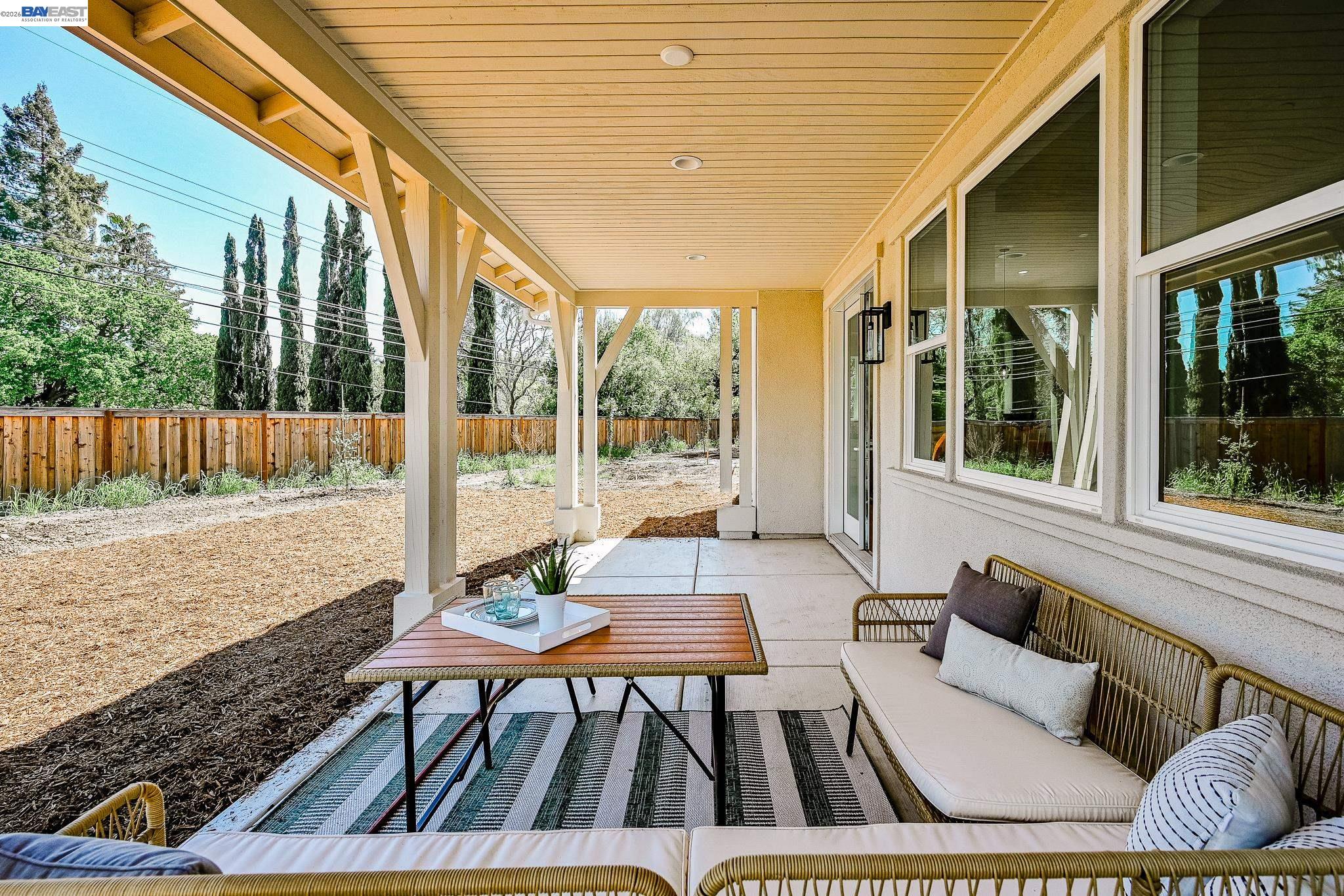 Detail Gallery Image 10 of 21 For 102 Providence Place, Pleasant Hill,  CA 94523 - 5 Beds | 3/1 Baths