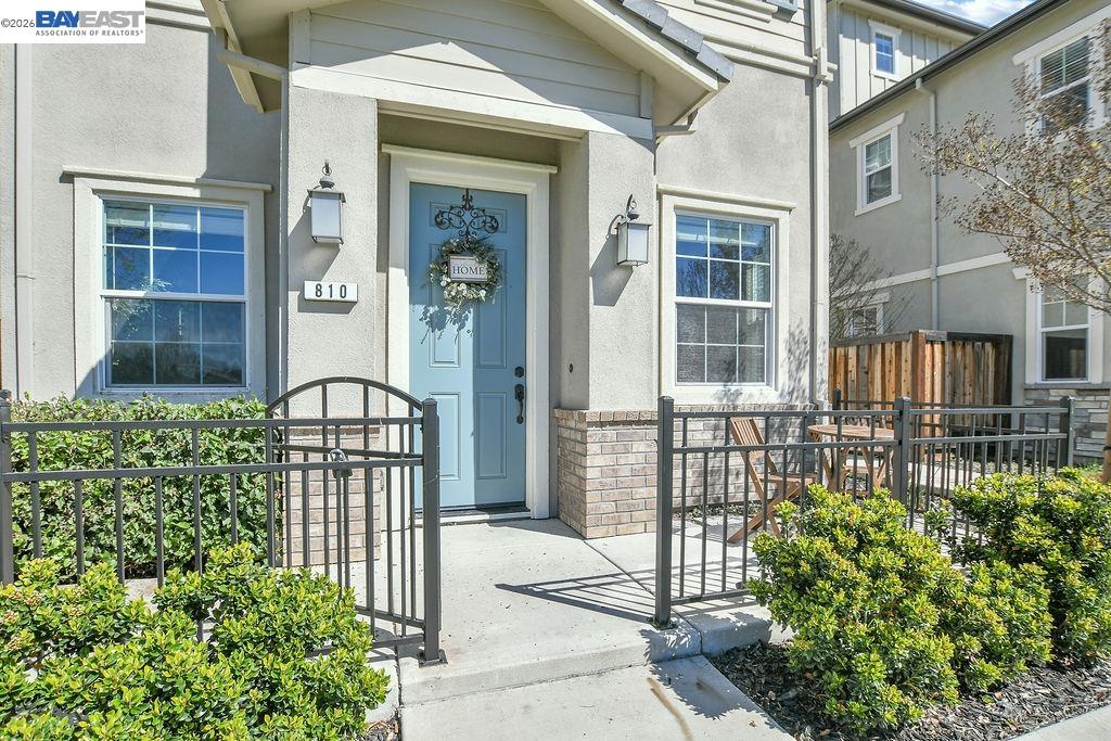 Detail Gallery Image 1 of 37 For 810 Queen Palm Ln, Brentwood,  CA 94513 - 4 Beds | 2/1 Baths