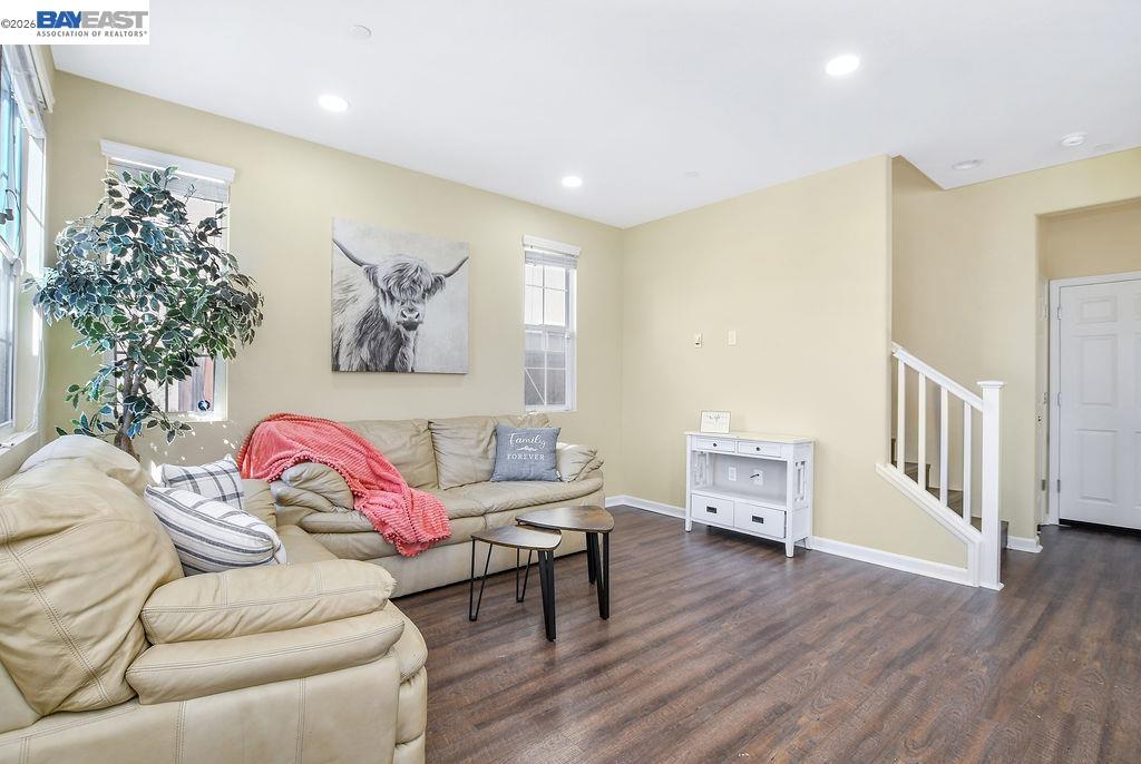 Detail Gallery Image 14 of 37 For 810 Queen Palm Ln, Brentwood,  CA 94513 - 4 Beds | 2/1 Baths