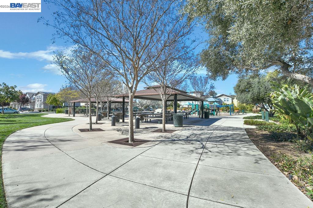 Detail Gallery Image 35 of 37 For 810 Queen Palm Ln, Brentwood,  CA 94513 - 4 Beds | 2/1 Baths