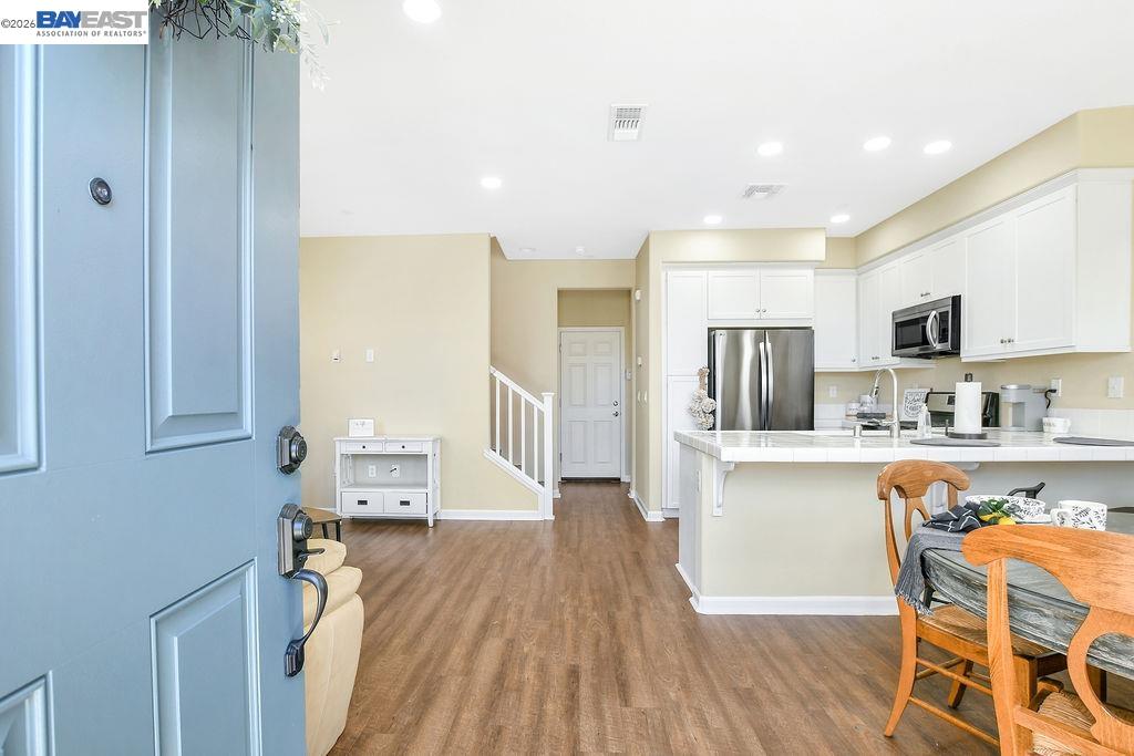 Detail Gallery Image 8 of 37 For 810 Queen Palm Ln, Brentwood,  CA 94513 - 4 Beds | 2/1 Baths