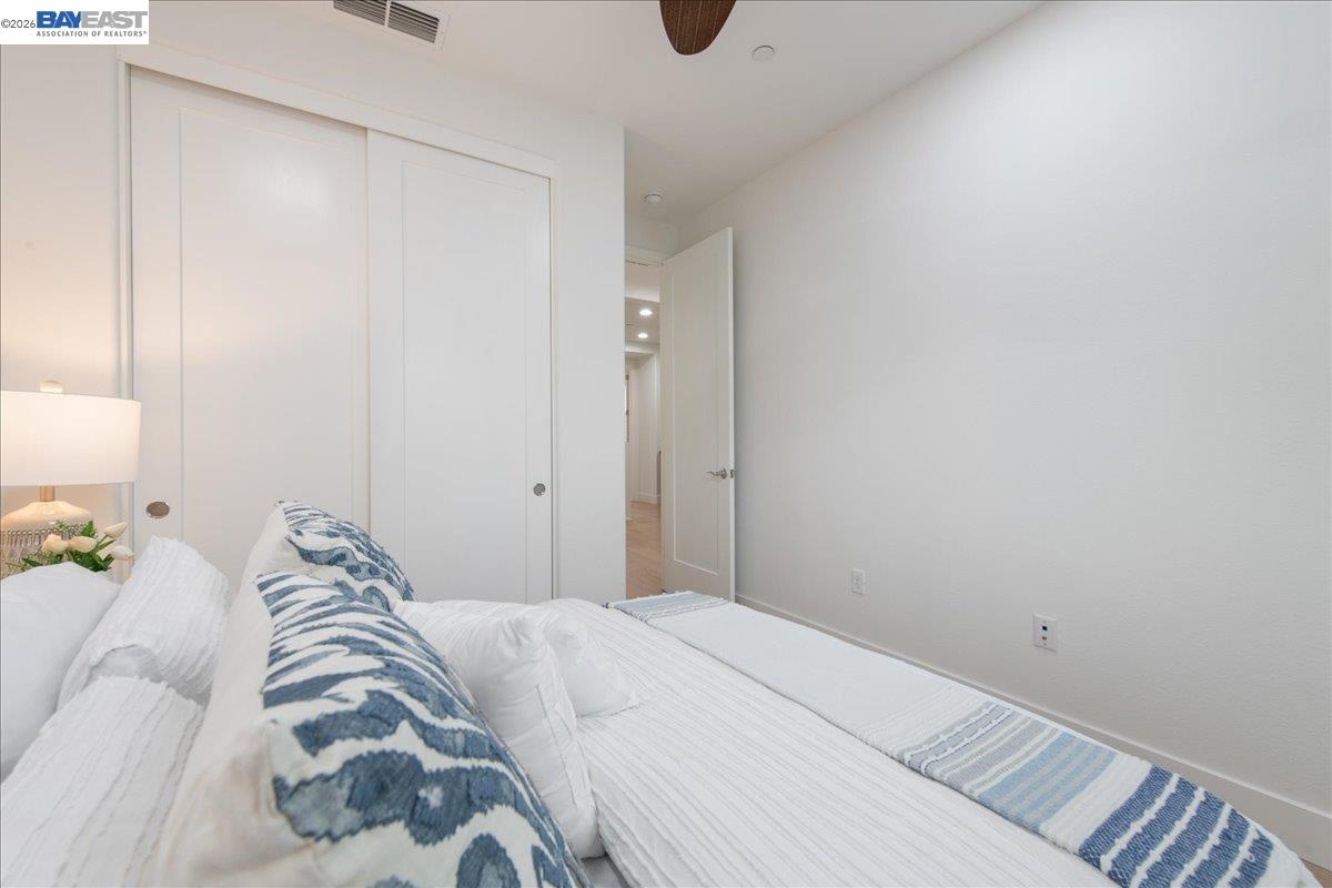 Detail Gallery Image 18 of 38 For 4026 Chalk Hill Way, Dublin,  CA 94568 - 3 Beds | 2/1 Baths