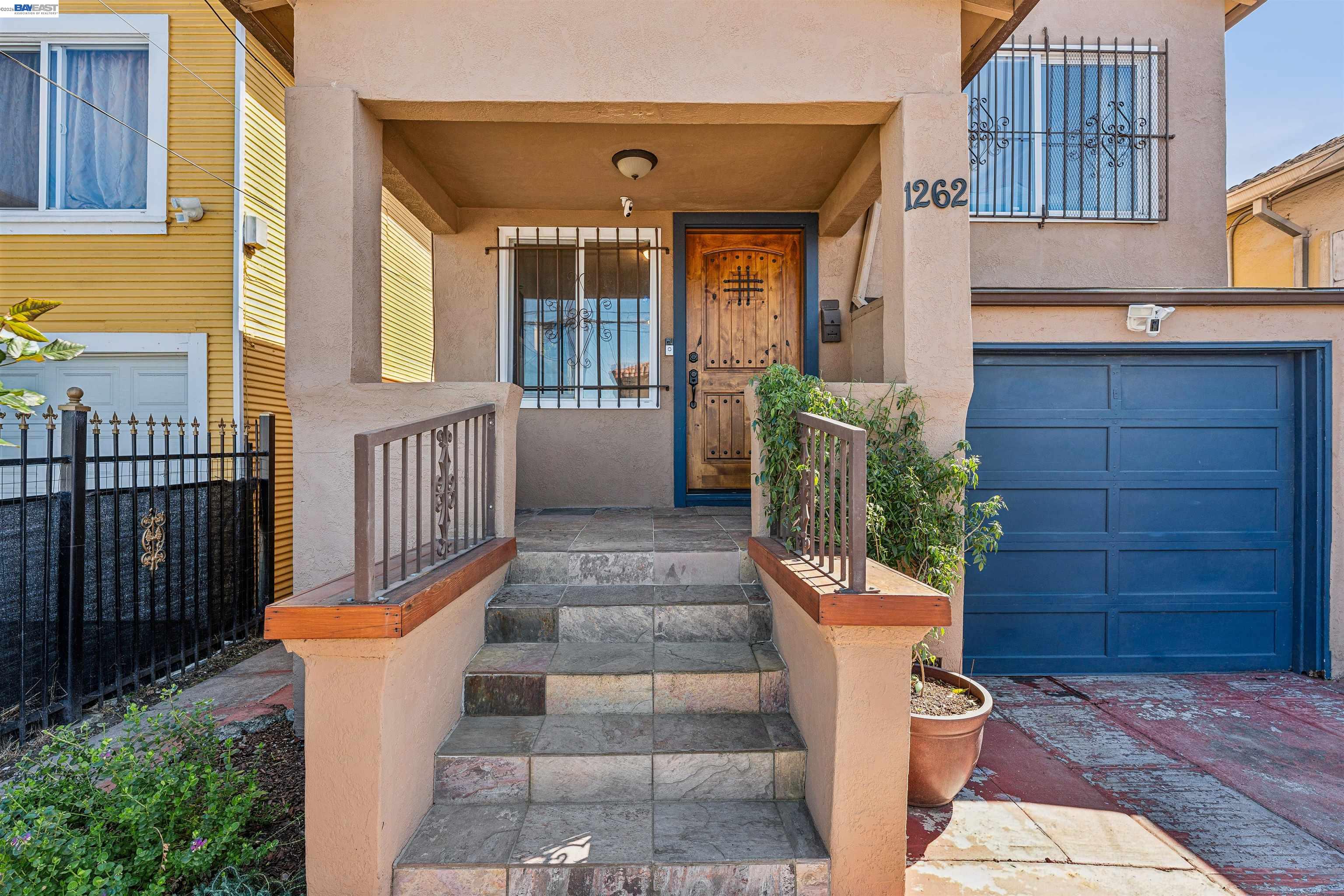 Detail Gallery Image 3 of 33 For 1262 94th Avenue, Oakland,  CA 94603 - 2 Beds | 1 Baths