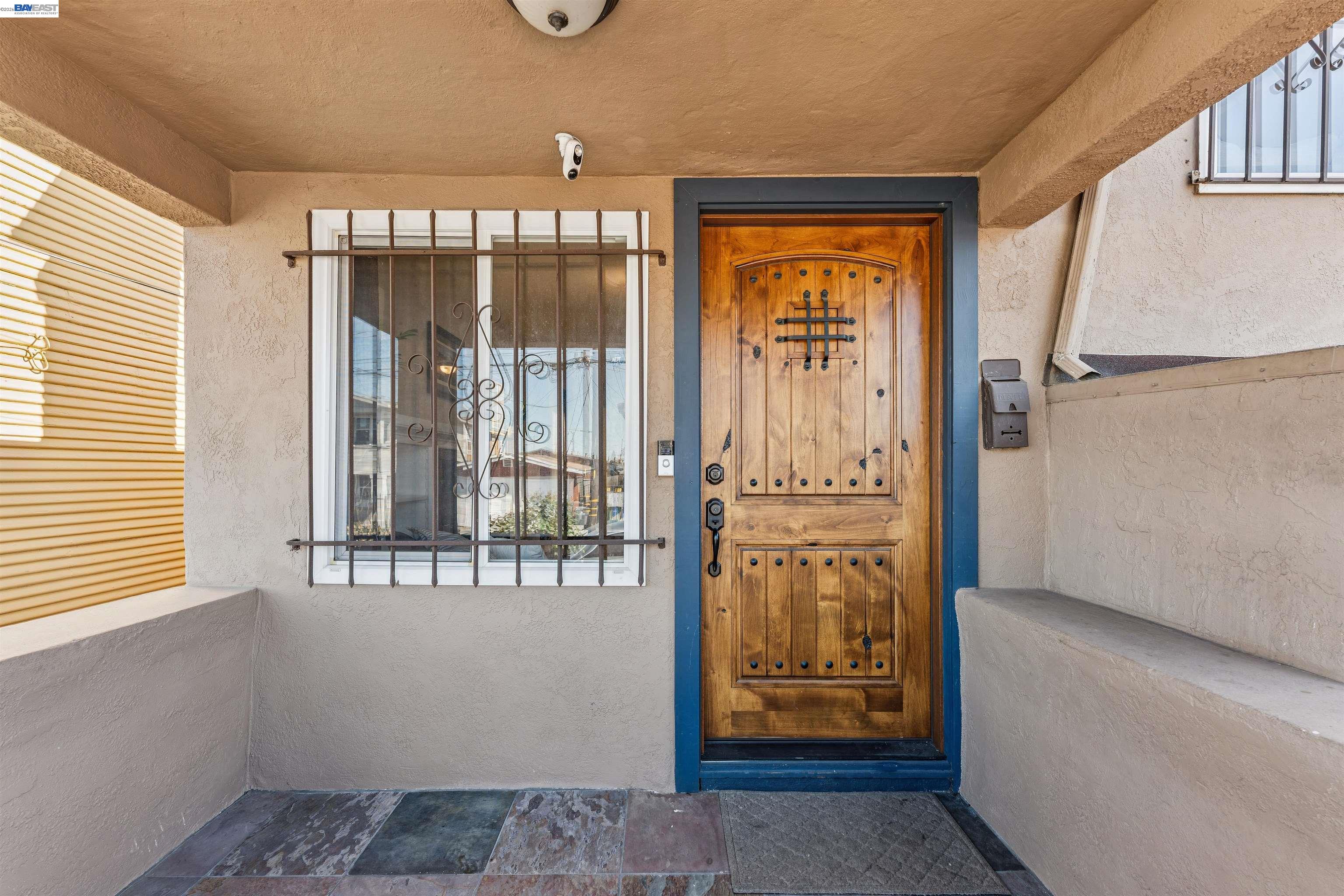 Detail Gallery Image 4 of 33 For 1262 94th Avenue, Oakland,  CA 94603 - 2 Beds | 1 Baths