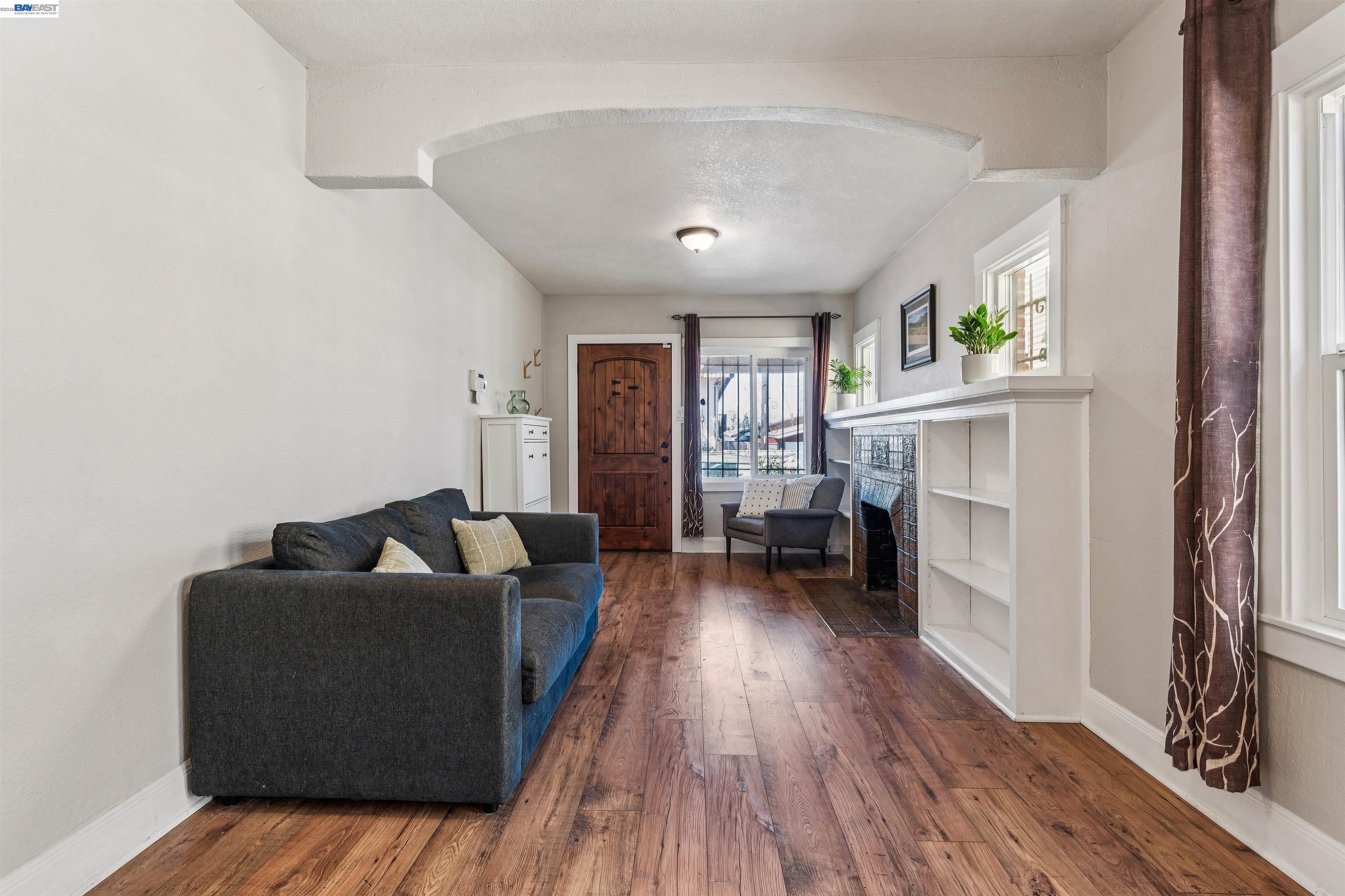 Detail Gallery Image 7 of 33 For 1262 94th Avenue, Oakland,  CA 94603 - 2 Beds | 1 Baths