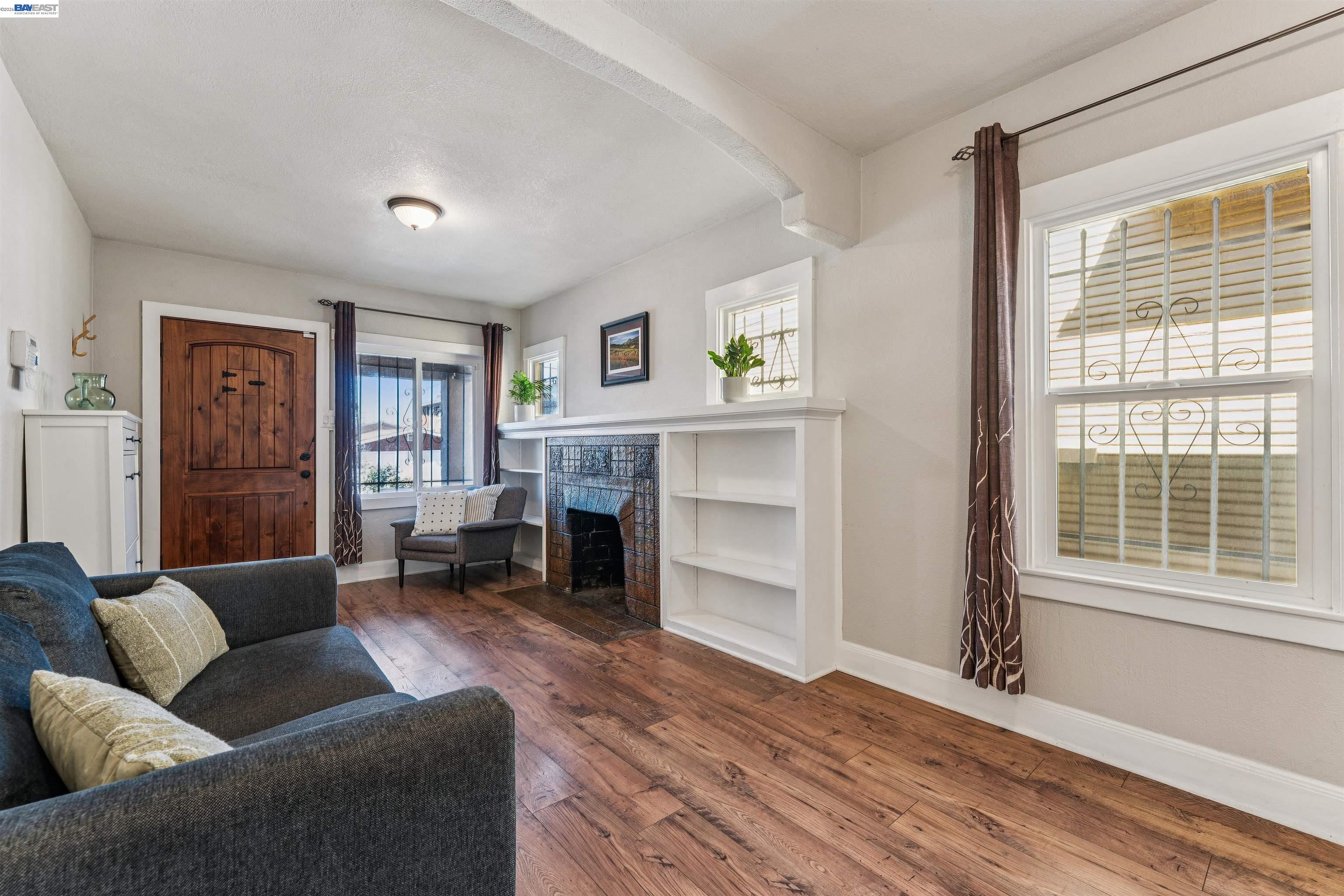 Detail Gallery Image 8 of 33 For 1262 94th Avenue, Oakland,  CA 94603 - 2 Beds | 1 Baths