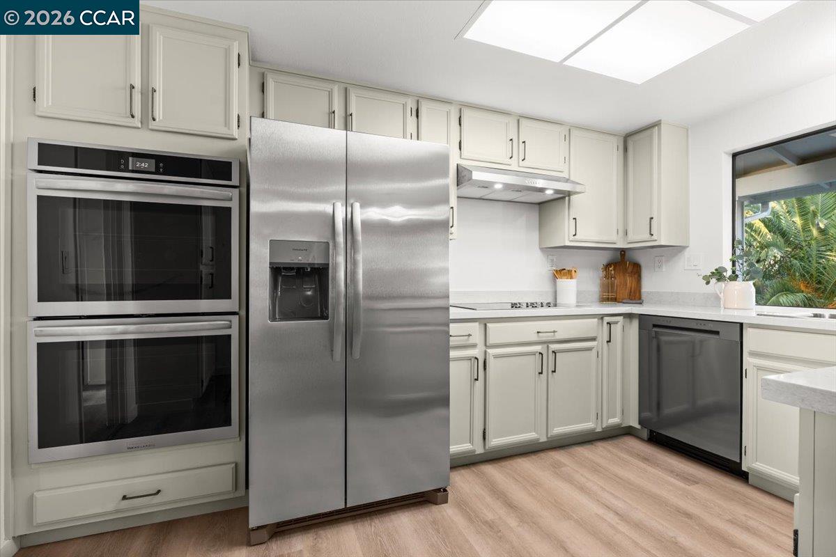 Detail Gallery Image 14 of 60 For 5129 Heavenly Ridge Ln, Richmond,  CA 94803 - 4 Beds | 3 Baths