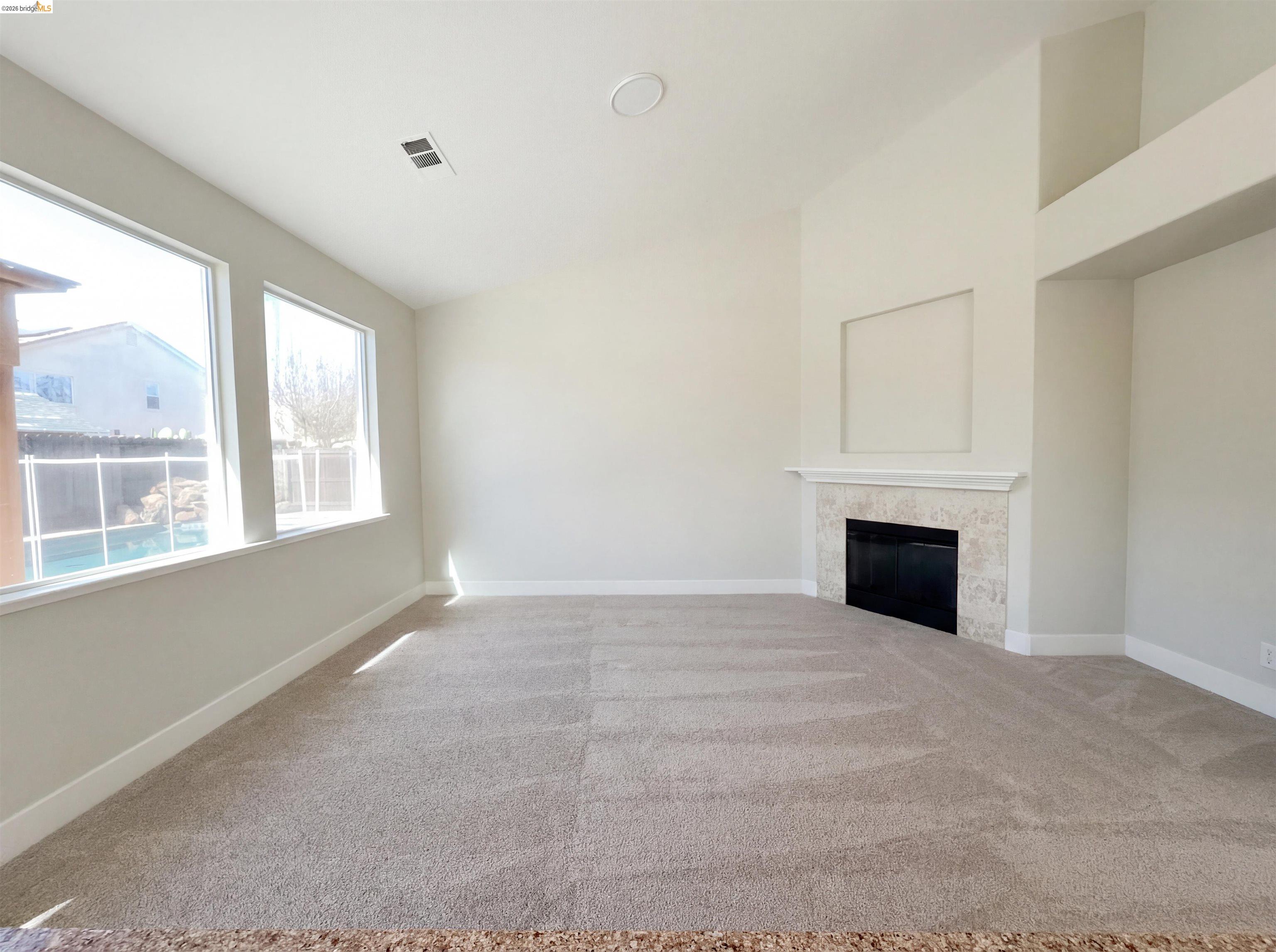 Detail Gallery Image 3 of 36 For 300 Perkins Ct, Suisun City,  CA 94585 - 4 Beds | 2 Baths