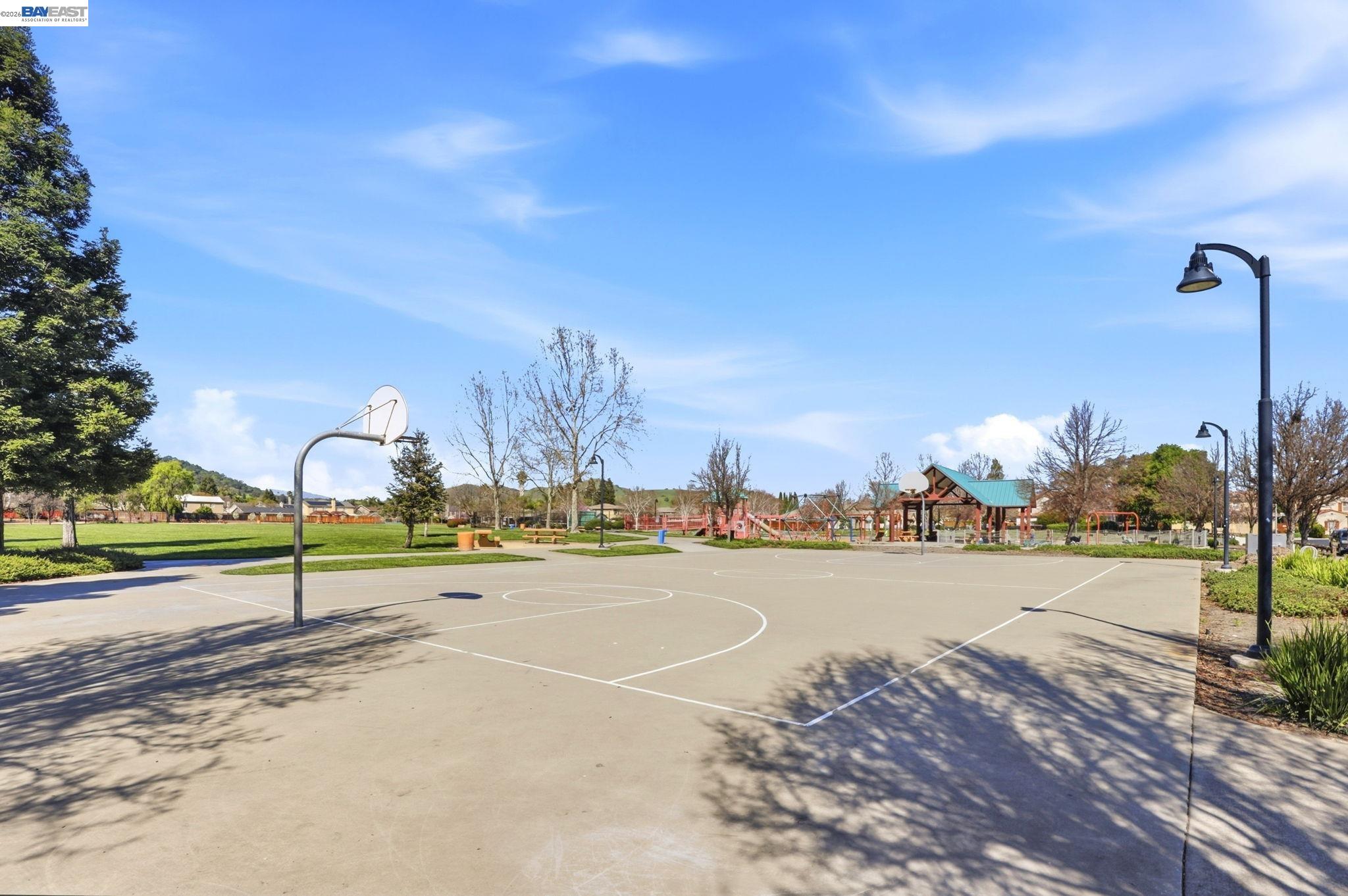 Detail Gallery Image 33 of 51 For 9740 Linnet Ct, Gilroy,  CA 95020 - 4 Beds | 3 Baths