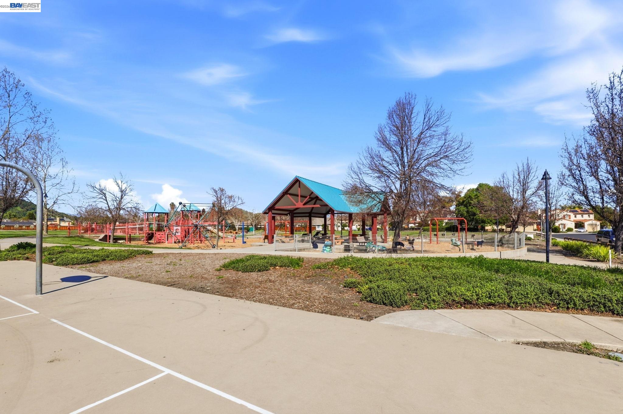 Detail Gallery Image 34 of 51 For 9740 Linnet Ct, Gilroy,  CA 95020 - 4 Beds | 3 Baths