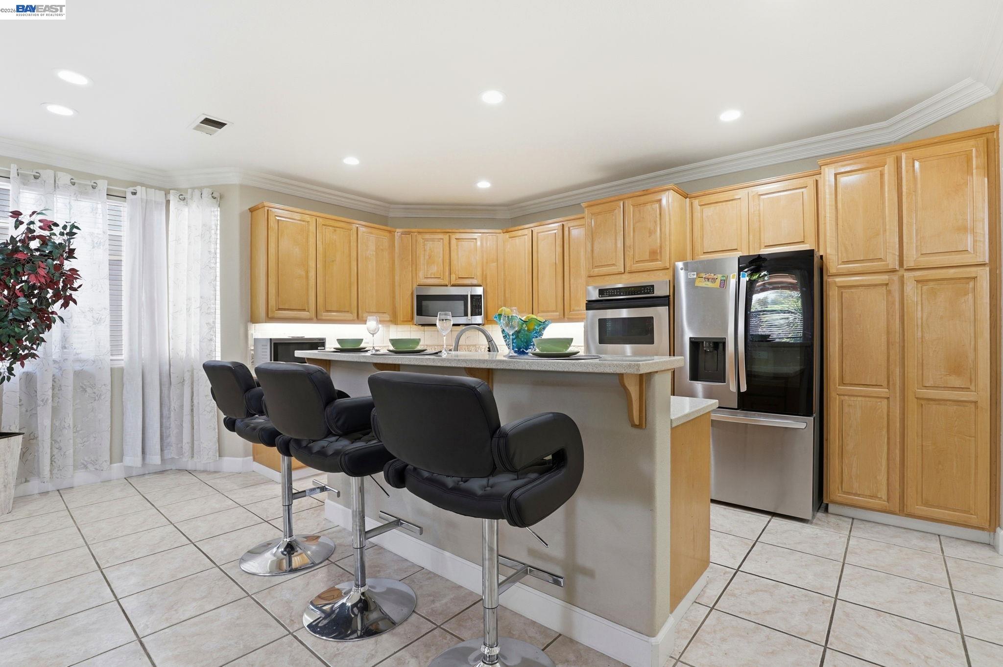 Detail Gallery Image 7 of 51 For 9740 Linnet Ct, Gilroy,  CA 95020 - 4 Beds | 3 Baths