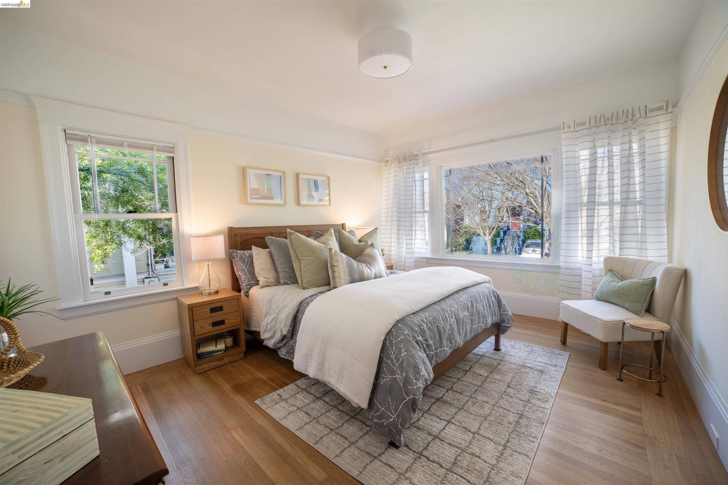 Detail Gallery Image 12 of 41 For 5264 Locksley Ave, Oakland,  CA 94618 - 2 Beds | 1 Baths