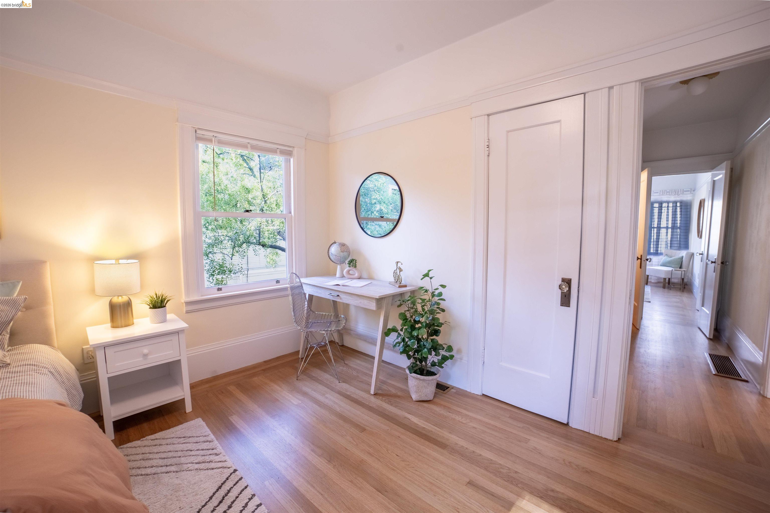 Detail Gallery Image 15 of 41 For 5264 Locksley Ave, Oakland,  CA 94618 - 2 Beds | 1 Baths