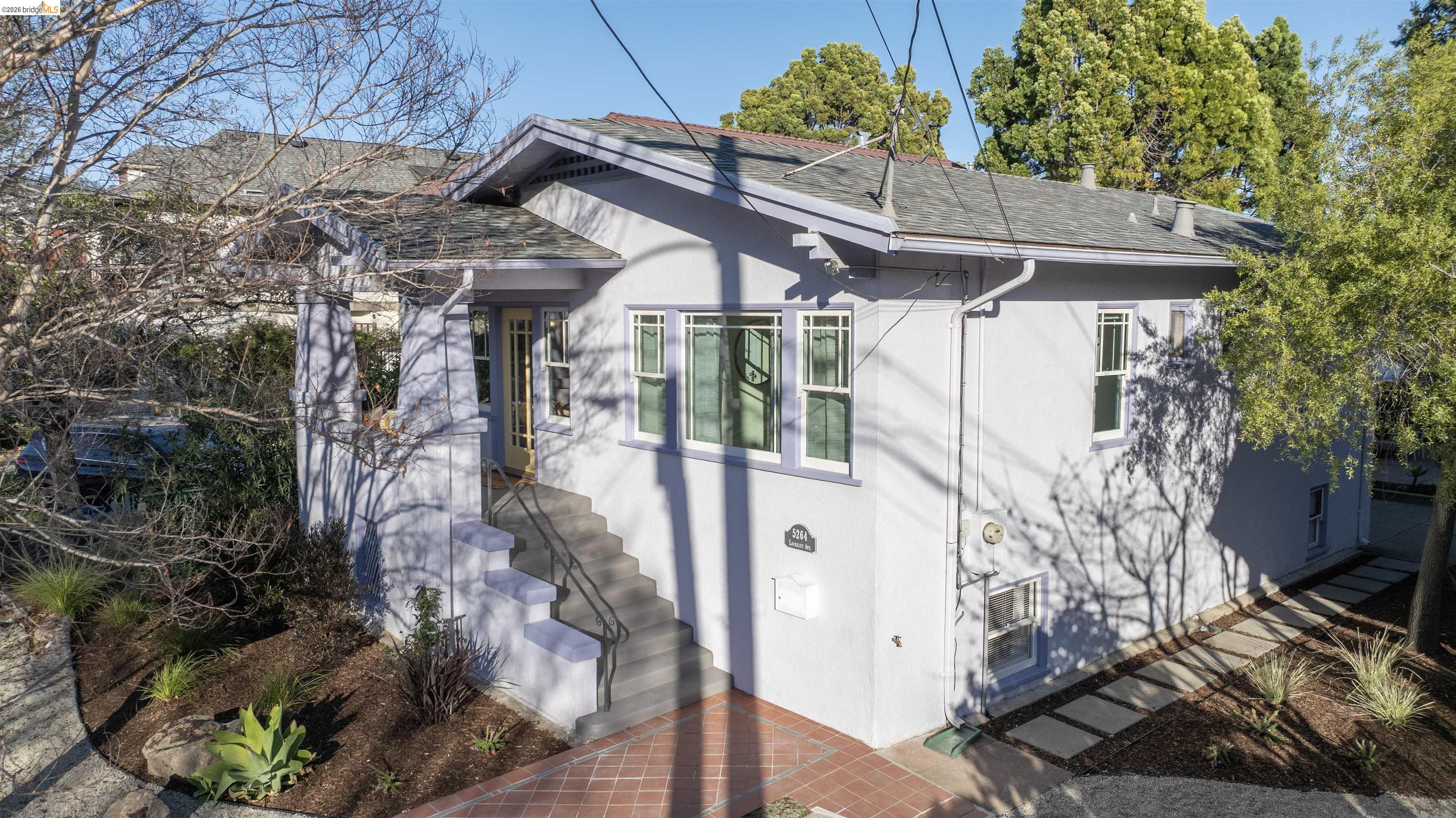 Detail Gallery Image 3 of 41 For 5264 Locksley Ave, Oakland,  CA 94618 - 2 Beds | 1 Baths