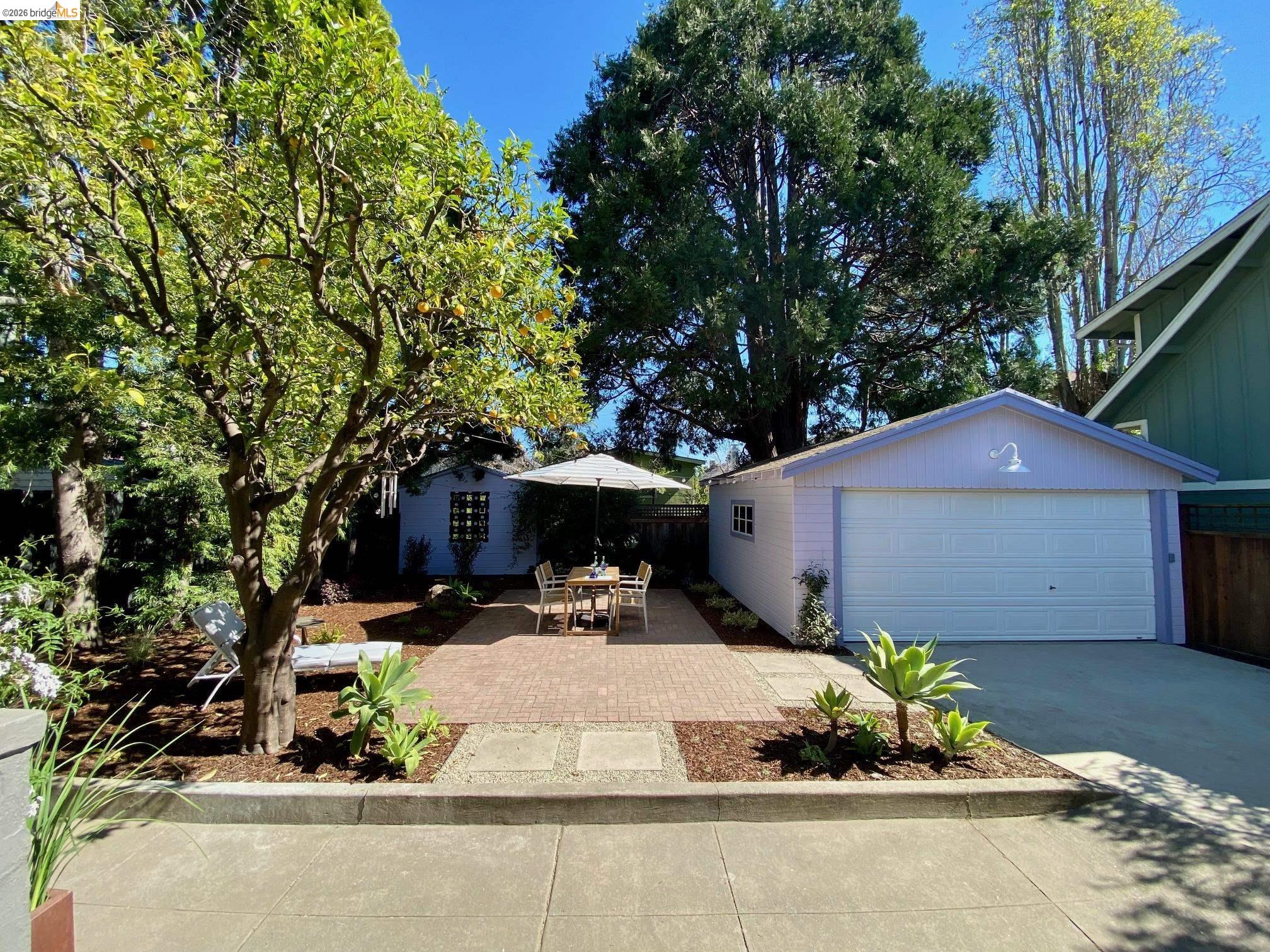 Detail Gallery Image 26 of 41 For 5264 Locksley Ave, Oakland,  CA 94618 - 2 Beds | 1 Baths