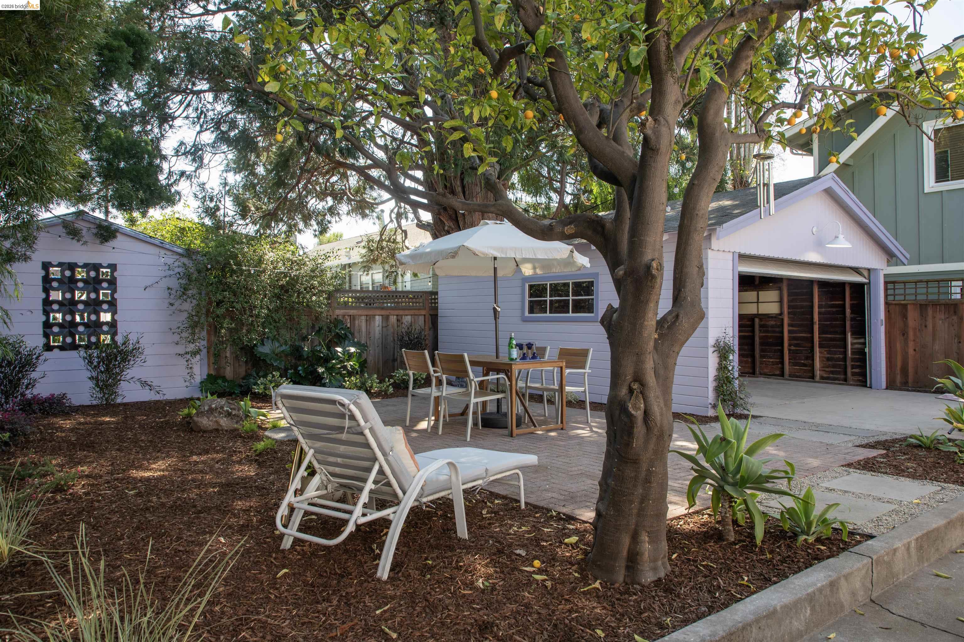 Detail Gallery Image 30 of 41 For 5264 Locksley Ave, Oakland,  CA 94618 - 2 Beds | 1 Baths