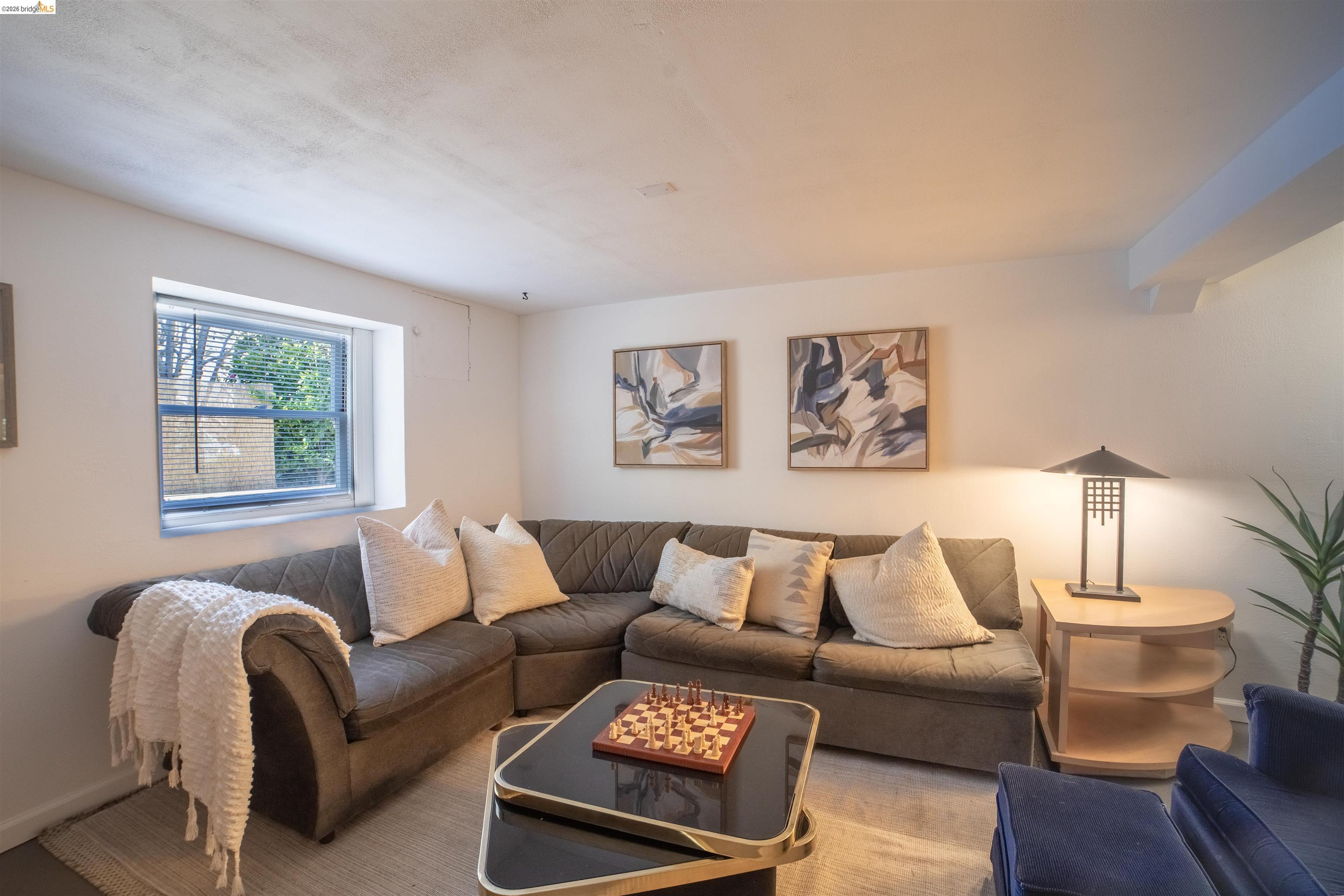 Detail Gallery Image 36 of 41 For 5264 Locksley Ave, Oakland,  CA 94618 - 2 Beds | 1 Baths