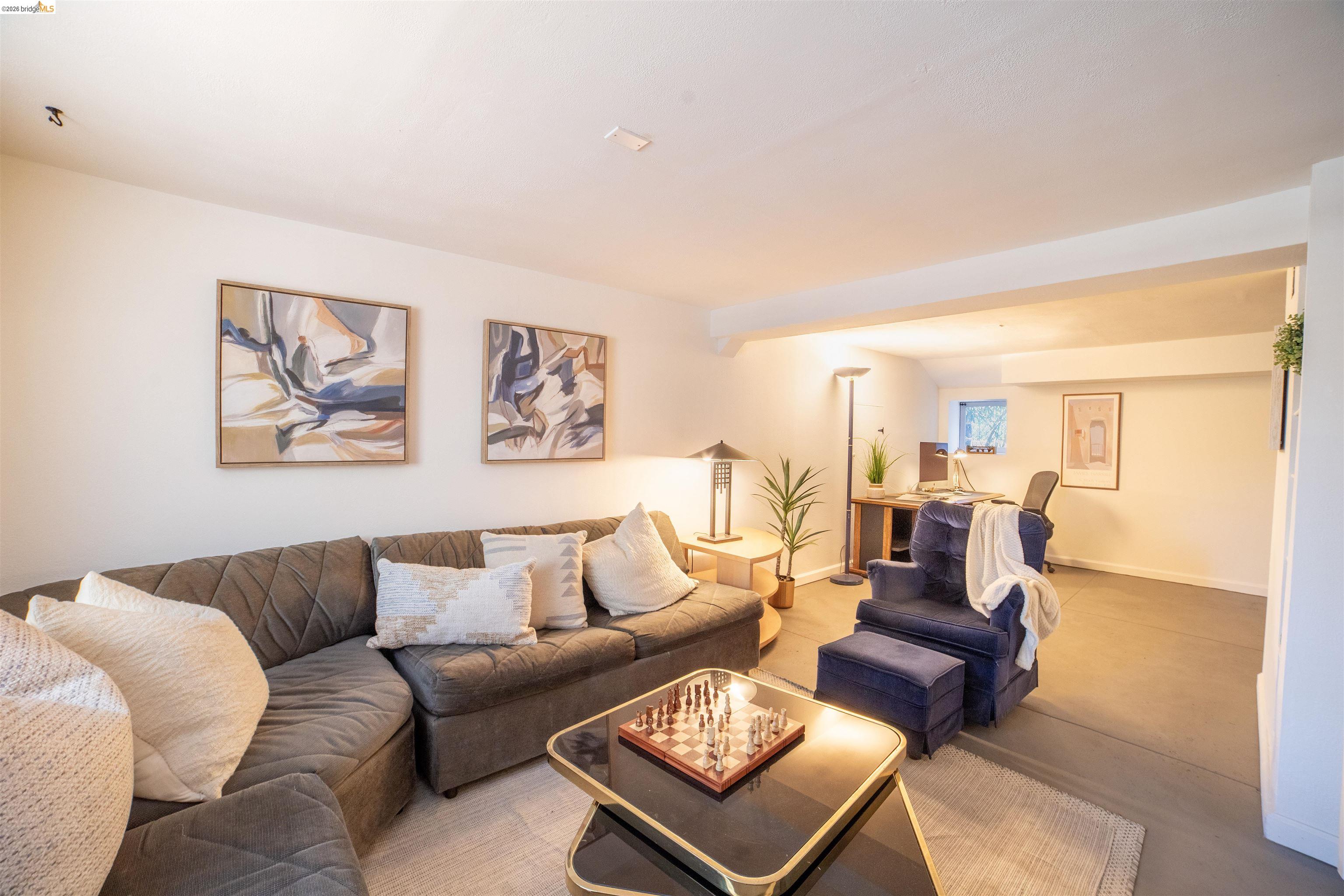 Detail Gallery Image 37 of 41 For 5264 Locksley Ave, Oakland,  CA 94618 - 2 Beds | 1 Baths