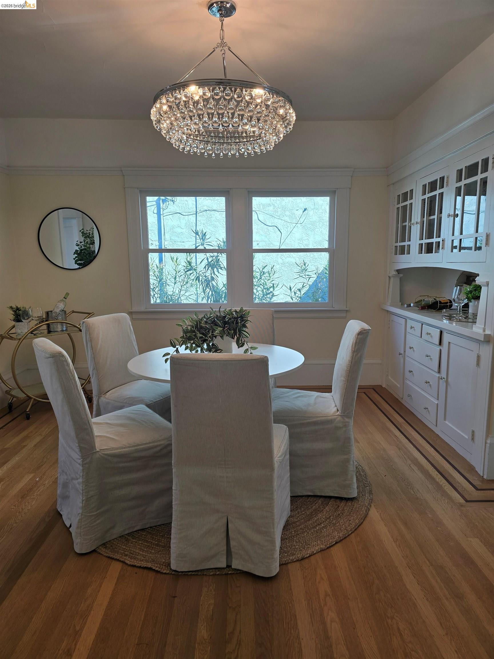 Detail Gallery Image 7 of 13 For 5264 Locksley Ave, Oakland,  CA 94618 - 2 Beds | 1 Baths