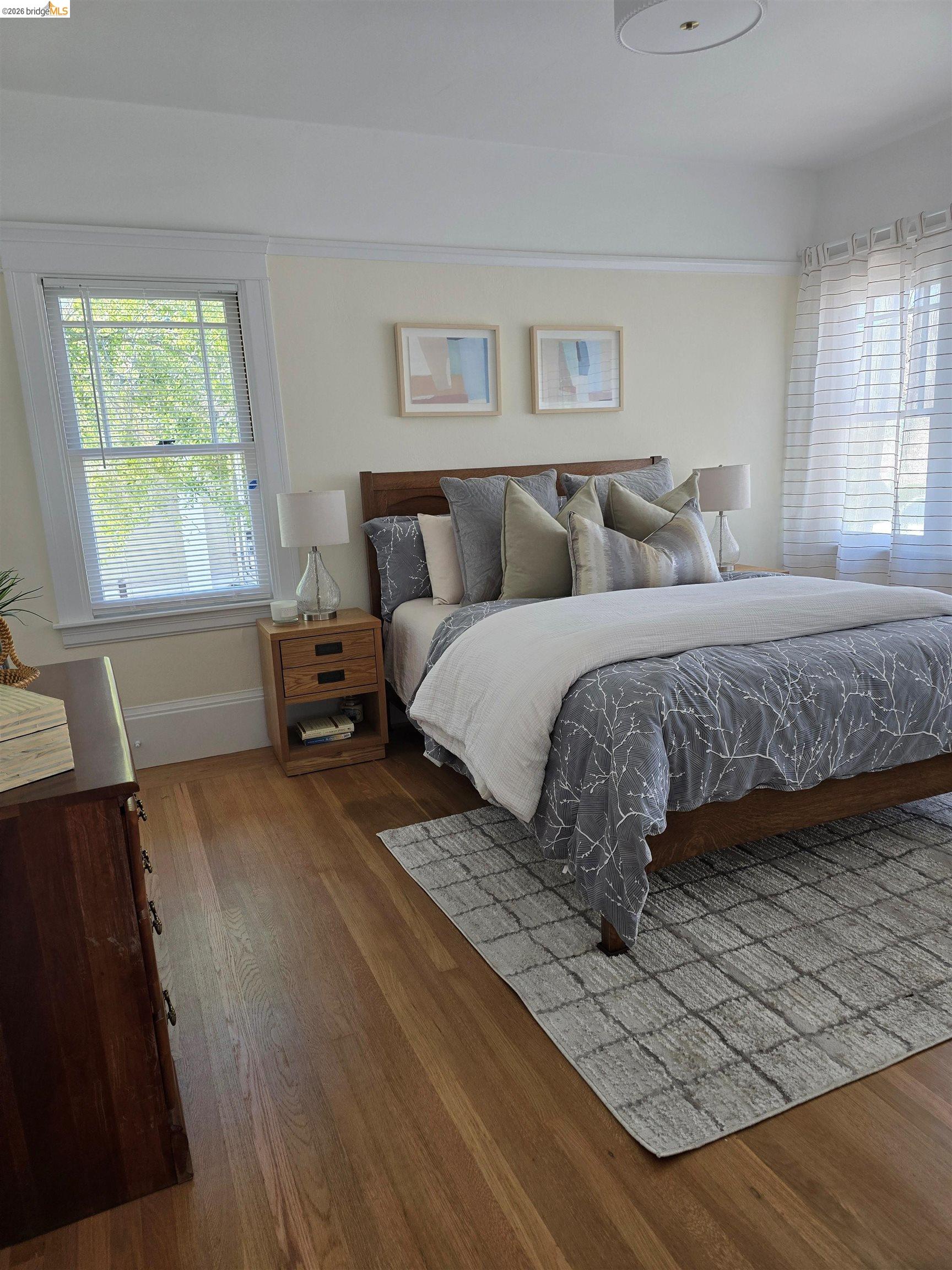 Detail Gallery Image 8 of 13 For 5264 Locksley Ave, Oakland,  CA 94618 - 2 Beds | 1 Baths