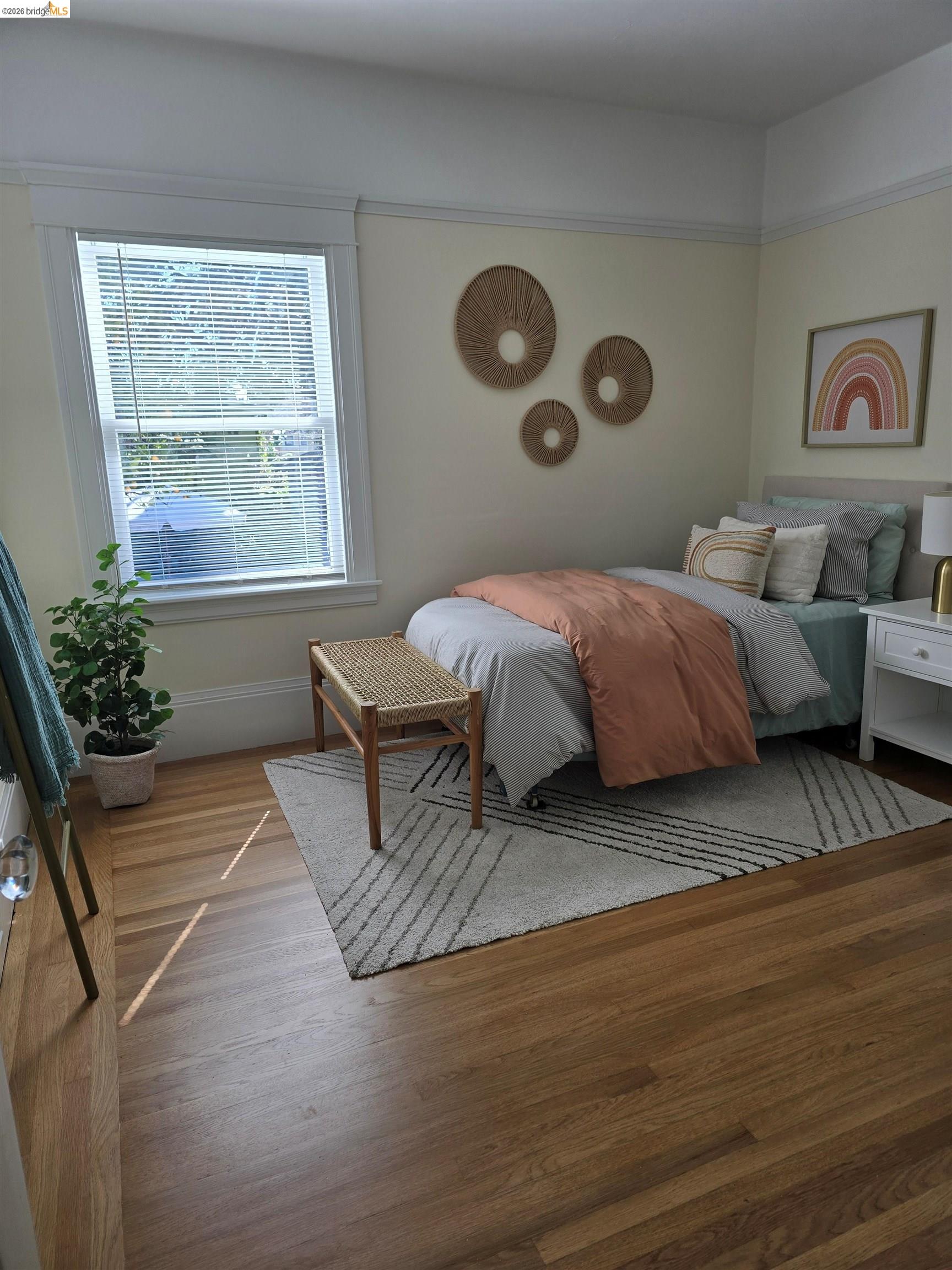 Detail Gallery Image 9 of 13 For 5264 Locksley Ave, Oakland,  CA 94618 - 2 Beds | 1 Baths