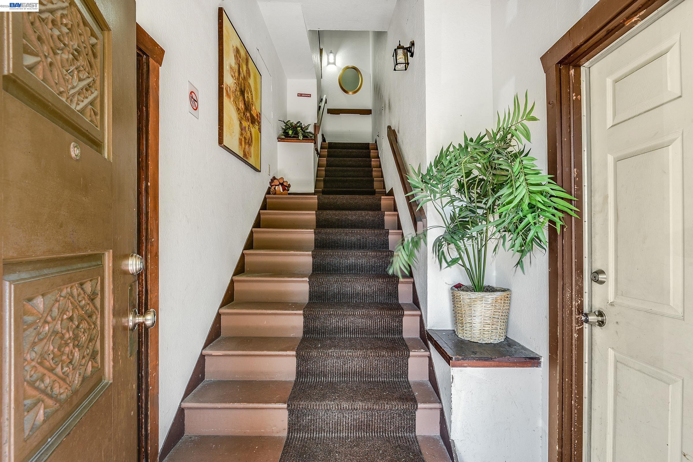 Detail Gallery Image 4 of 23 For 2550 Pleasant St, Oakland,  CA 94602 - – Beds | – Baths