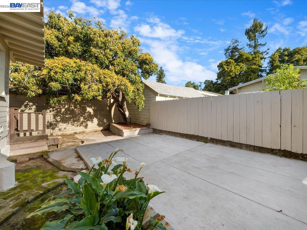 Detail Gallery Image 5 of 23 For 2550 Pleasant St, Oakland,  CA 94602 - – Beds | – Baths