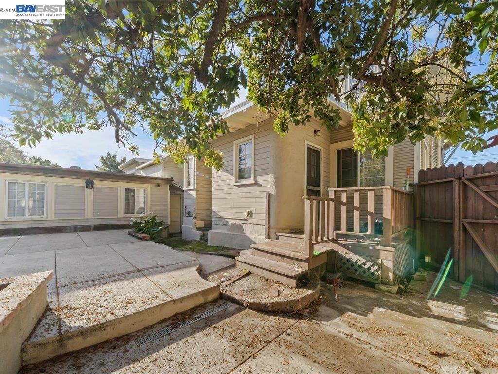 Detail Gallery Image 6 of 23 For 2550 Pleasant St, Oakland,  CA 94602 - – Beds | – Baths