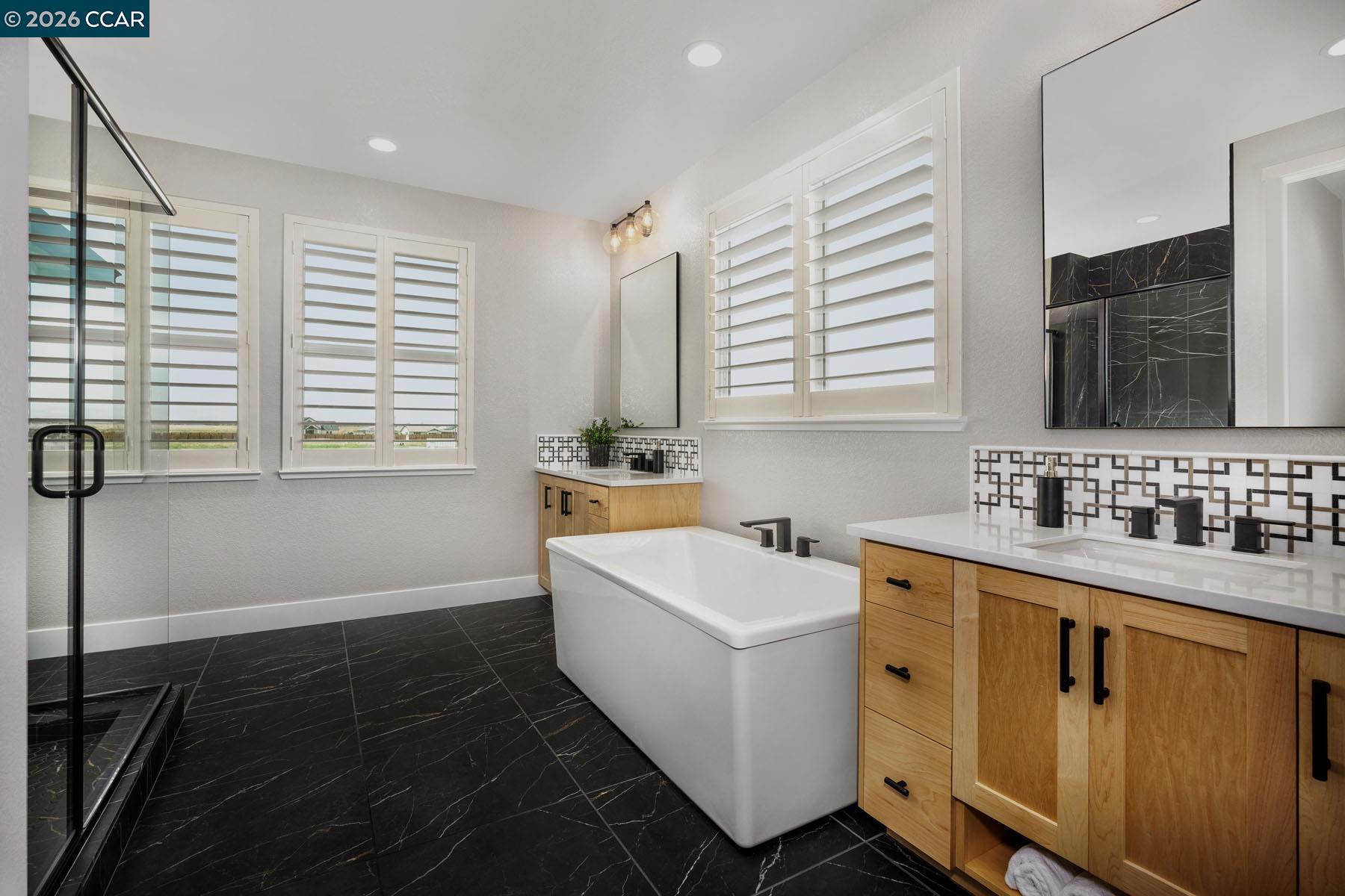 Detail Gallery Image 7 of 9 For 17417 Bushwick Lane, Lathrop,  CA 95330 - 4 Beds | 3 Baths