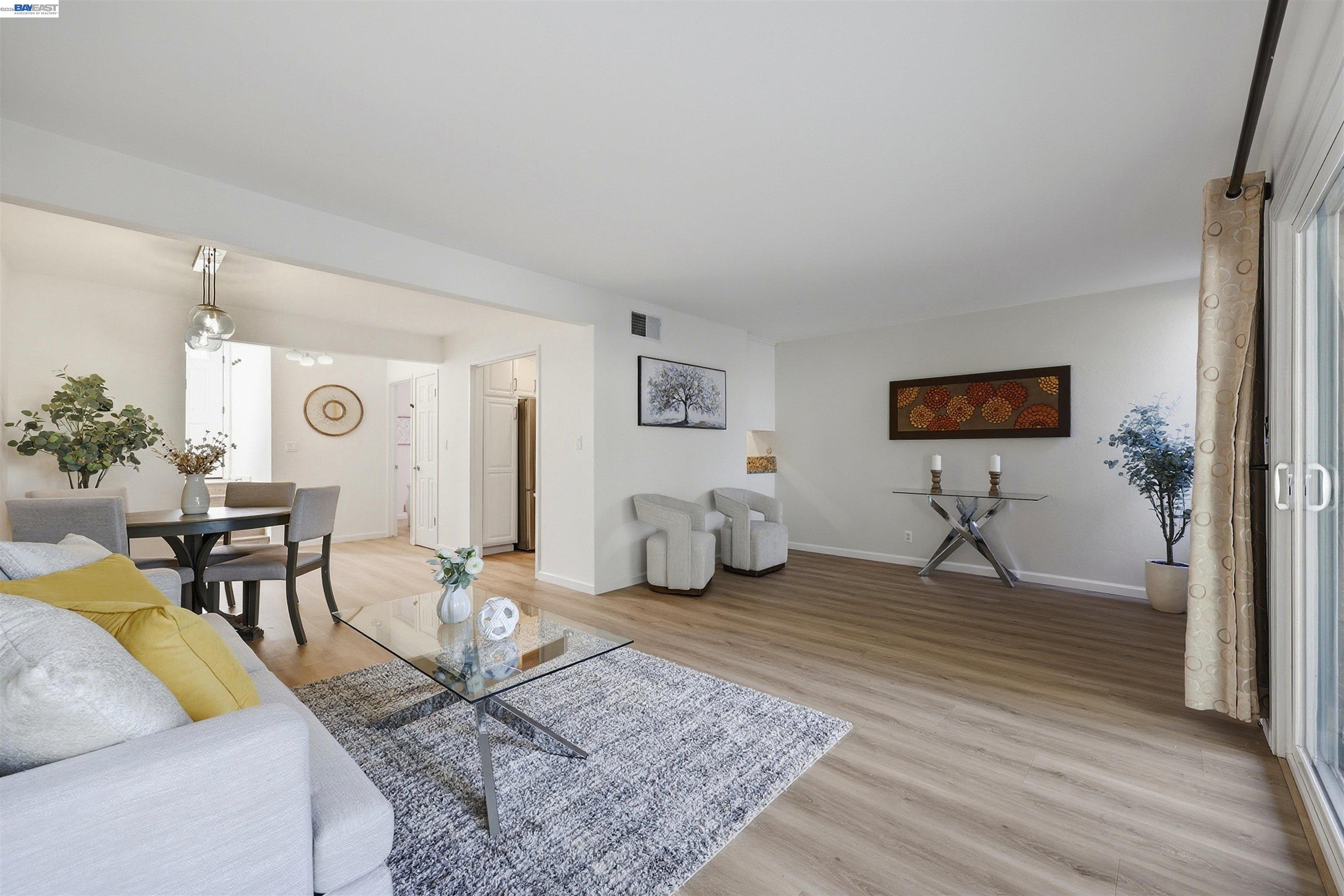 Detail Gallery Image 2 of 34 For 651 Moraga Rd #12,  Moraga,  CA 94556 - 3 Beds | 2 Baths