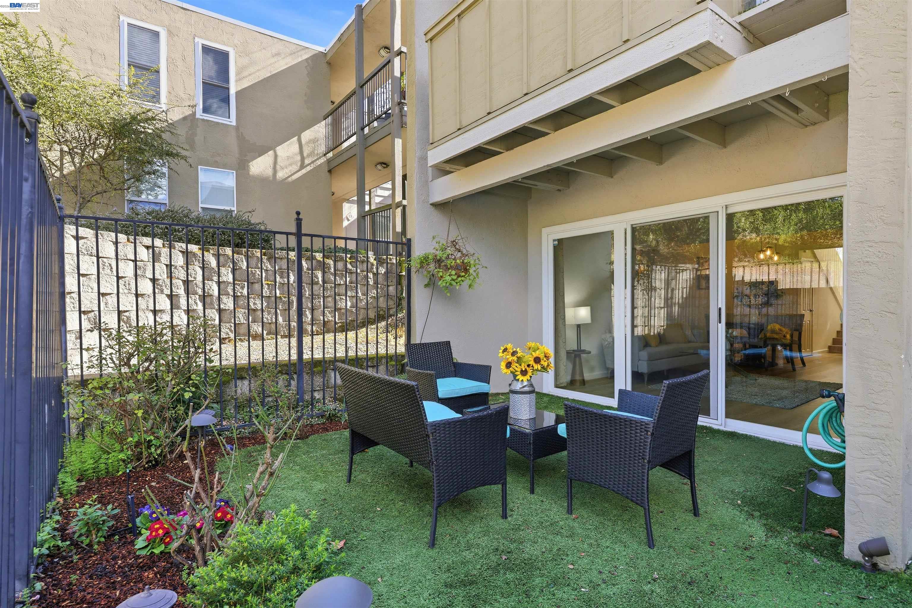 Detail Gallery Image 28 of 38 For 651 Moraga Rd #12,  Moraga,  CA 94556 - 3 Beds | 2 Baths