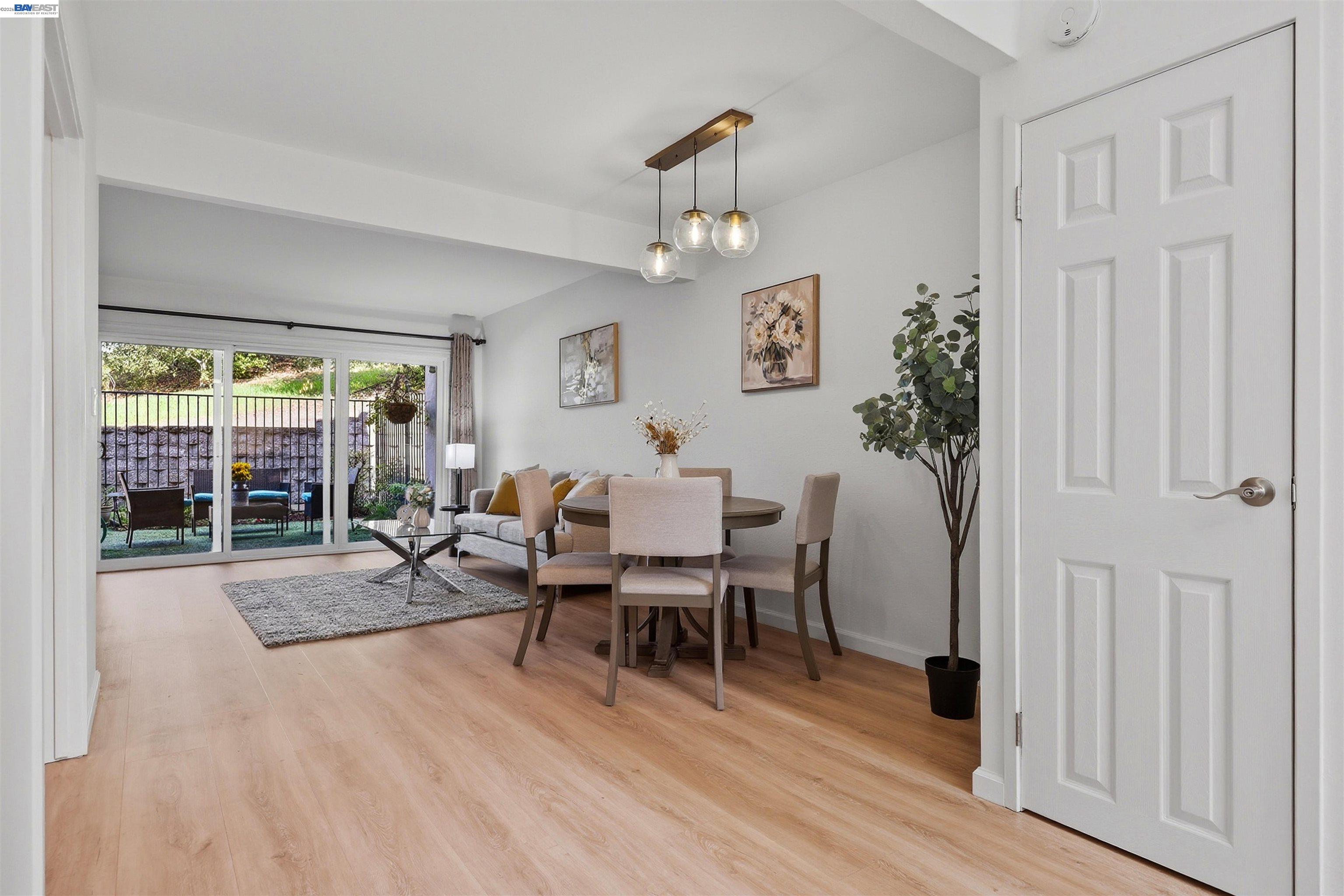 Detail Gallery Image 7 of 34 For 651 Moraga Rd #12,  Moraga,  CA 94556 - 3 Beds | 2 Baths