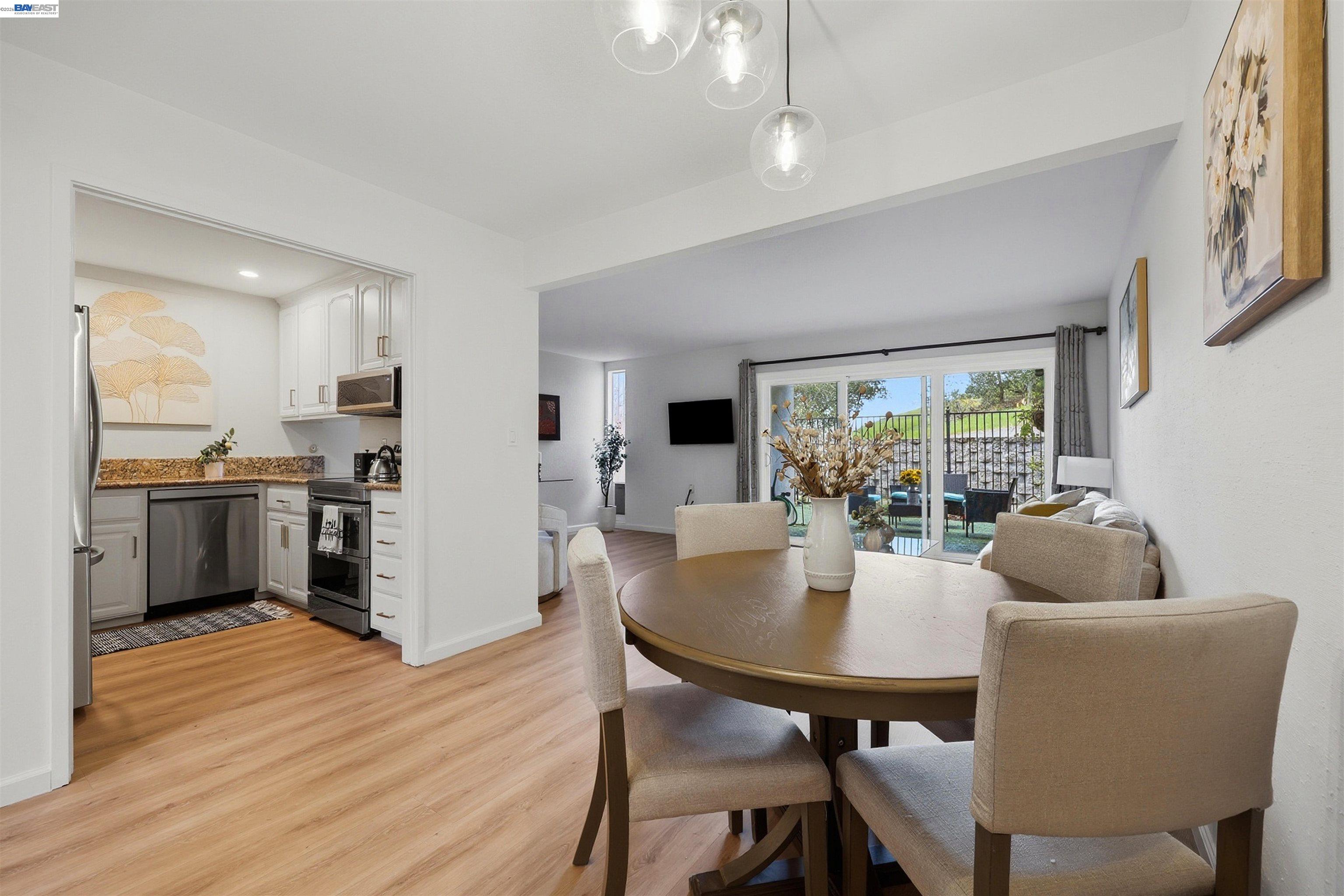 Detail Gallery Image 10 of 34 For 651 Moraga Rd #12,  Moraga,  CA 94556 - 3 Beds | 2 Baths