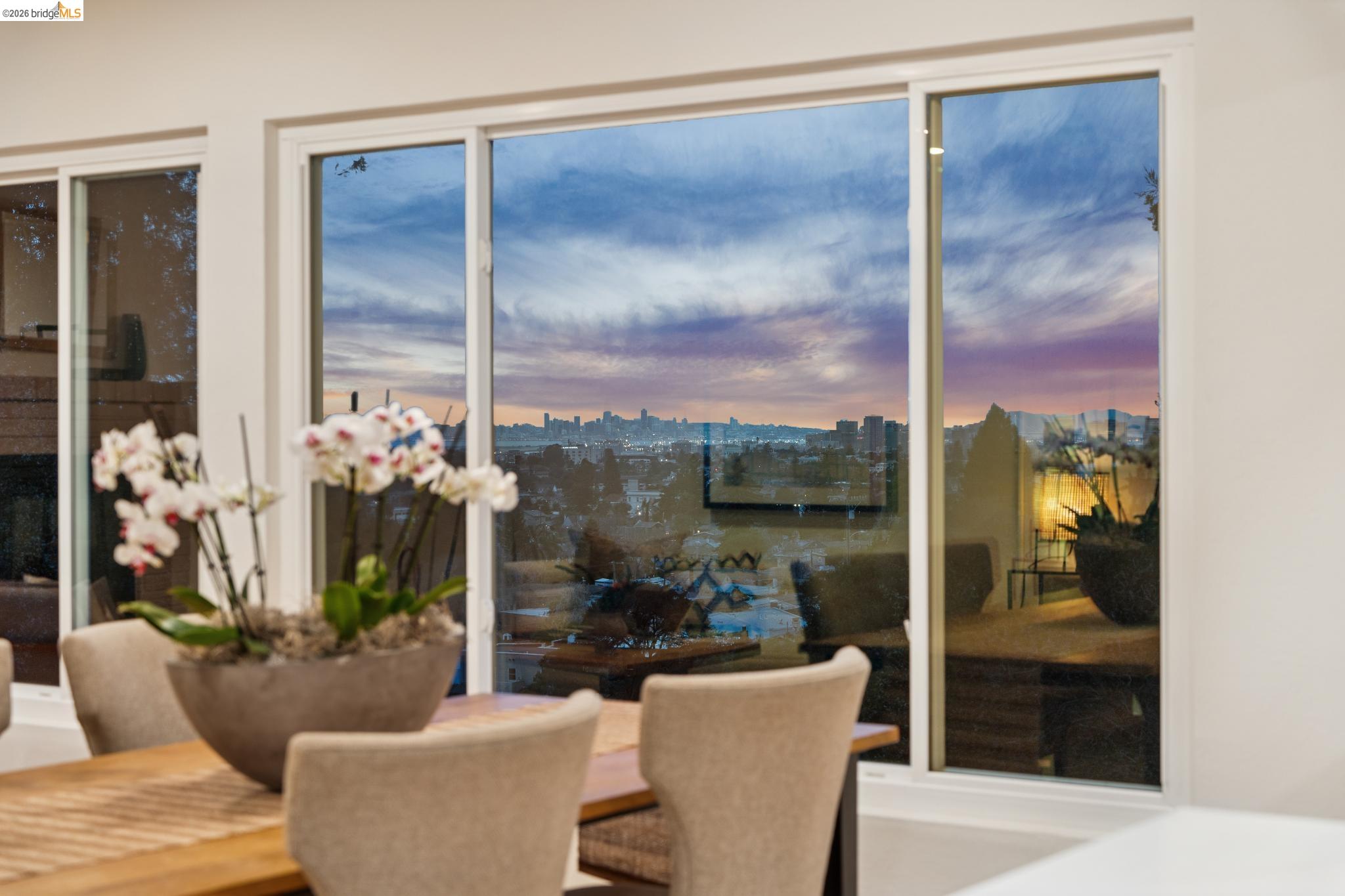 Detail Gallery Image 15 of 59 For 4133 Norton Ave, Oakland,  CA 94602 - 5 Beds | 3 Baths