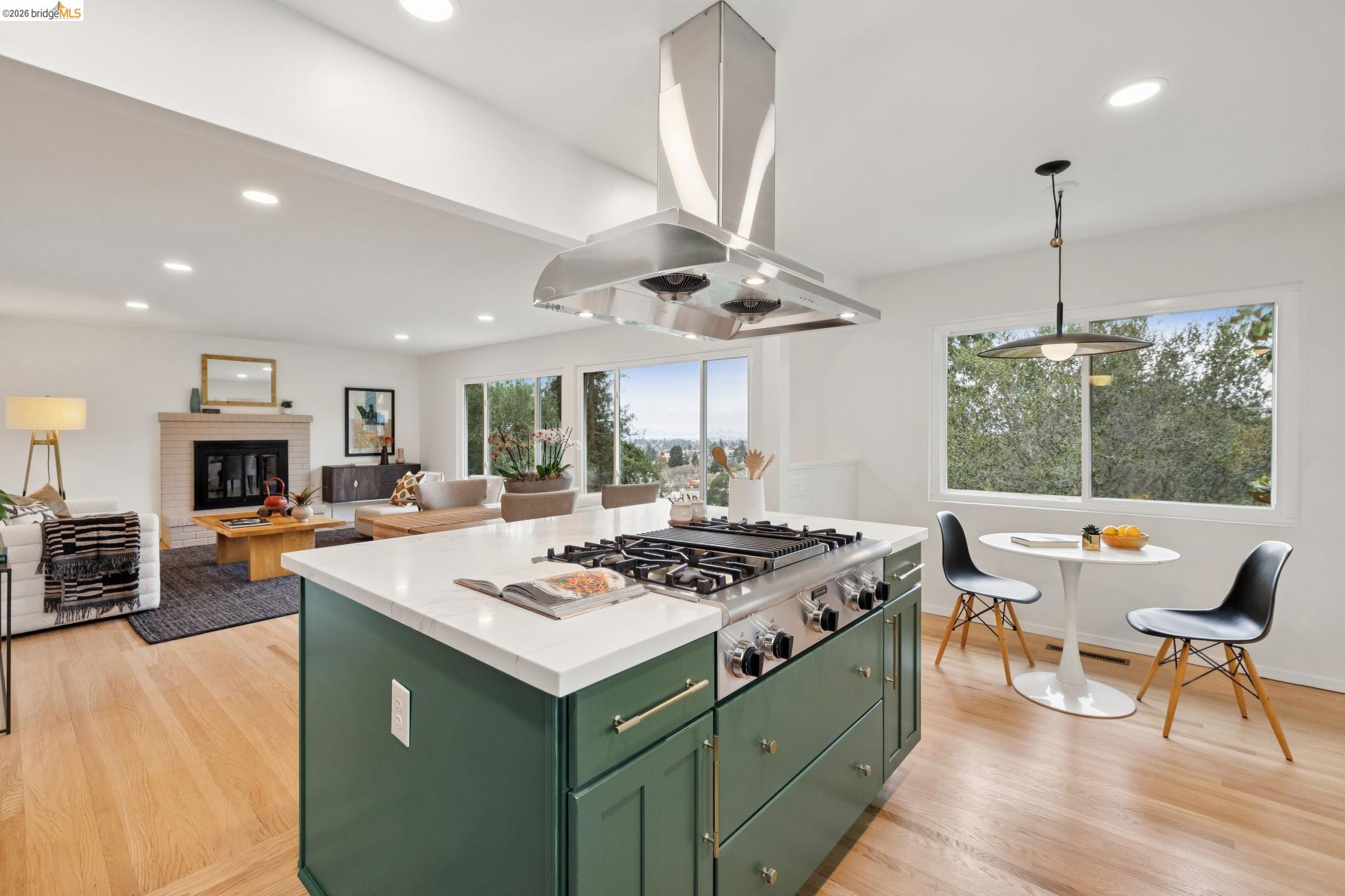 Detail Gallery Image 19 of 59 For 4133 Norton Ave, Oakland,  CA 94602 - 5 Beds | 3 Baths