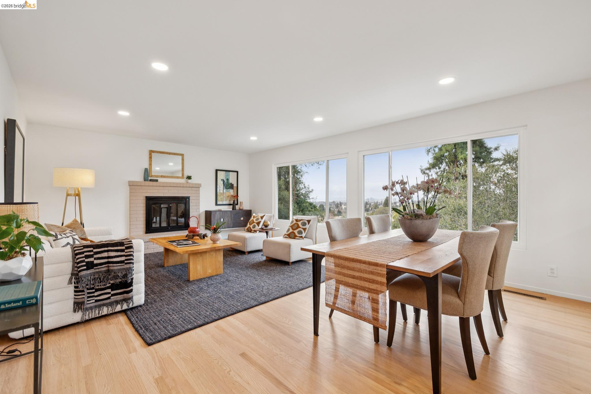 Detail Gallery Image 5 of 59 For 4133 Norton Ave, Oakland,  CA 94602 - 5 Beds | 3 Baths