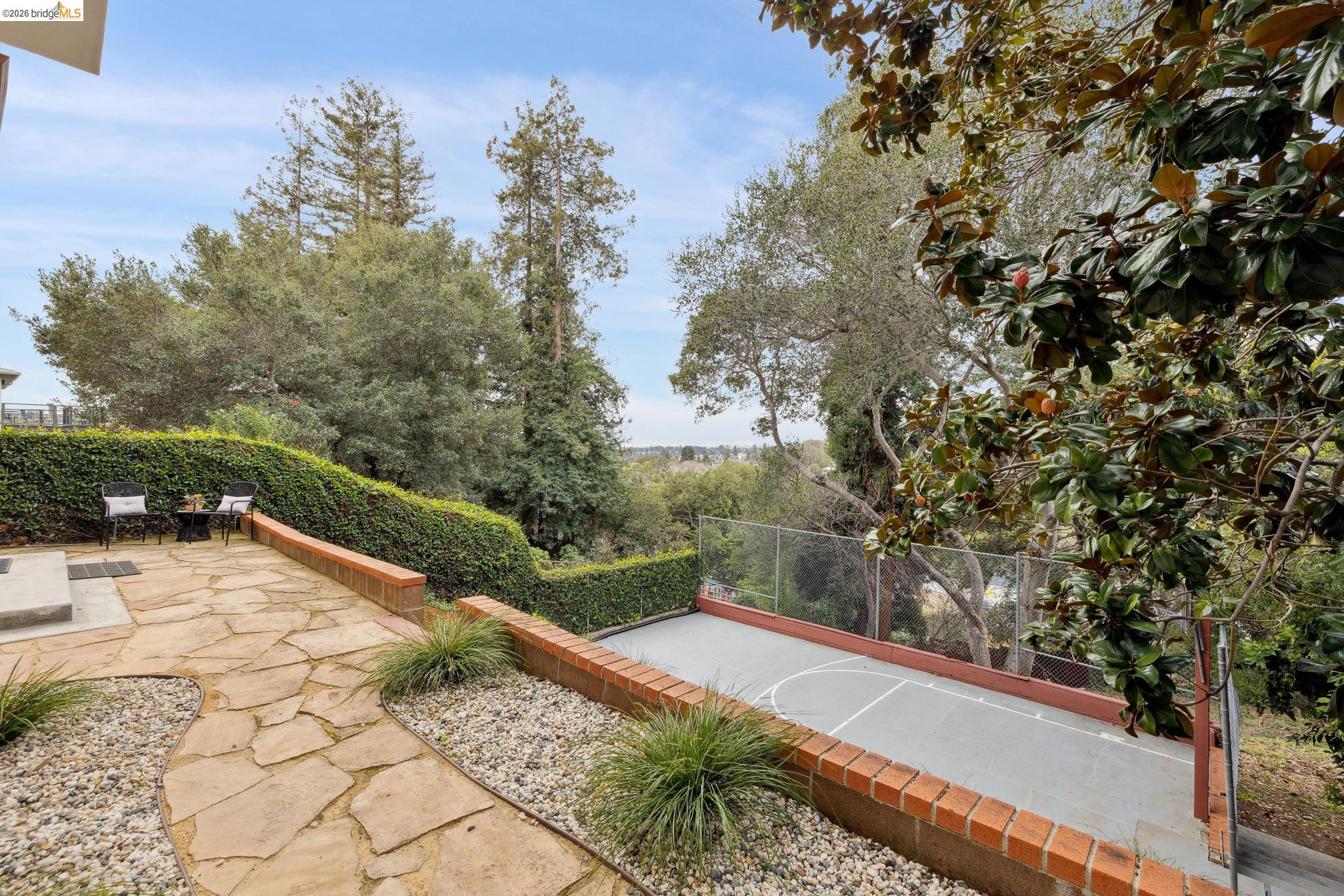 Detail Gallery Image 50 of 59 For 4133 Norton Ave, Oakland,  CA 94602 - 5 Beds | 3 Baths